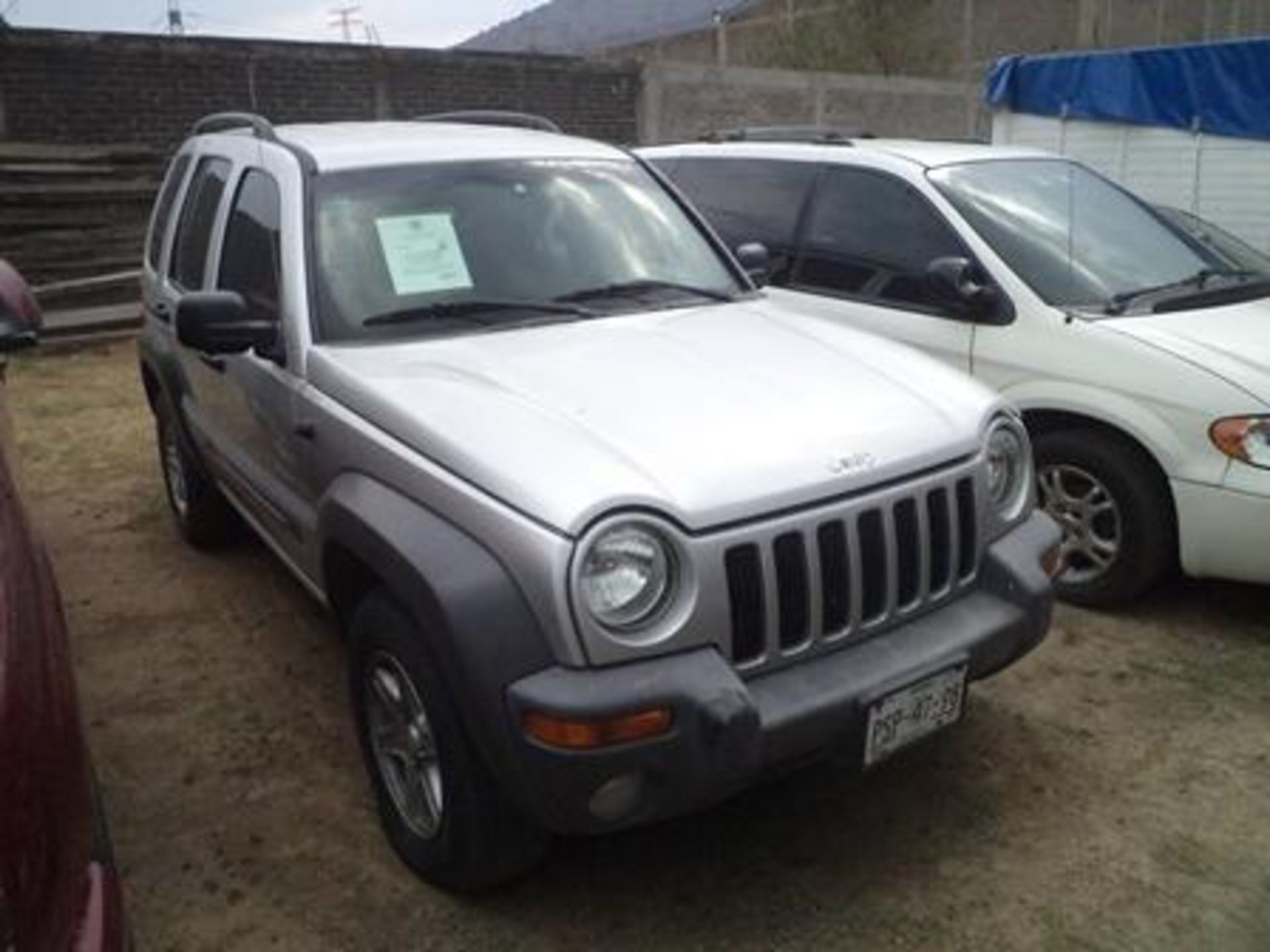 Vehiculo Marca Jeep Liberty 4x2, Modelo 2004, Located In: Estado De Mexico, Deposit Of: $5000