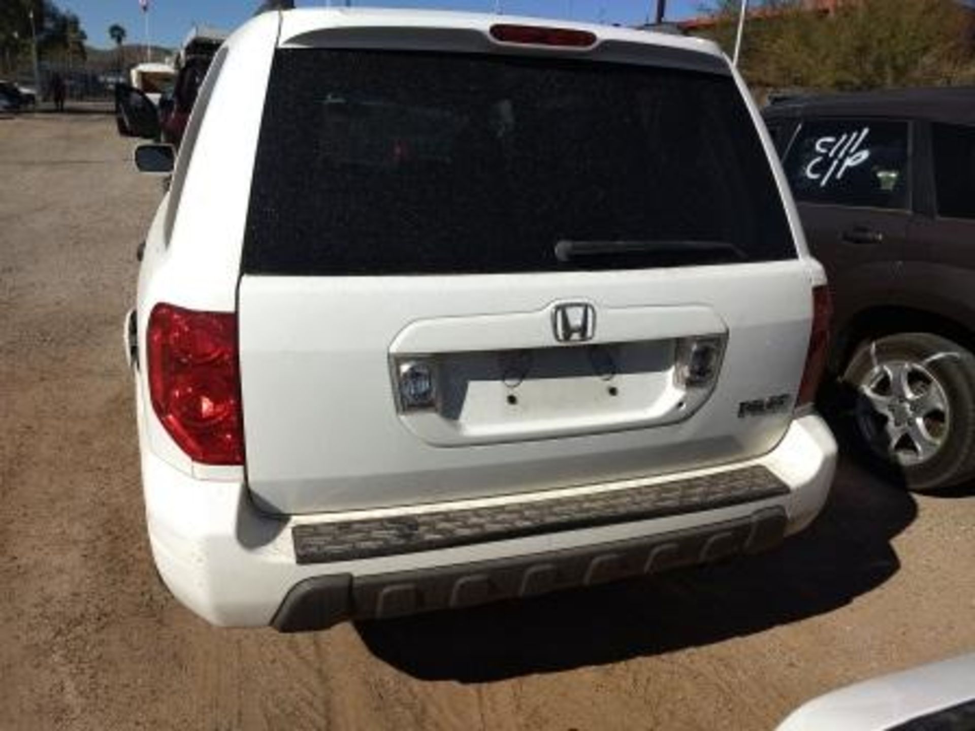 Lote Conformado Por Cuatro Vehículos No Aptos Para Matricular,Chevrolet Tahoe 2000, Honda Pilot - Image 15 of 20