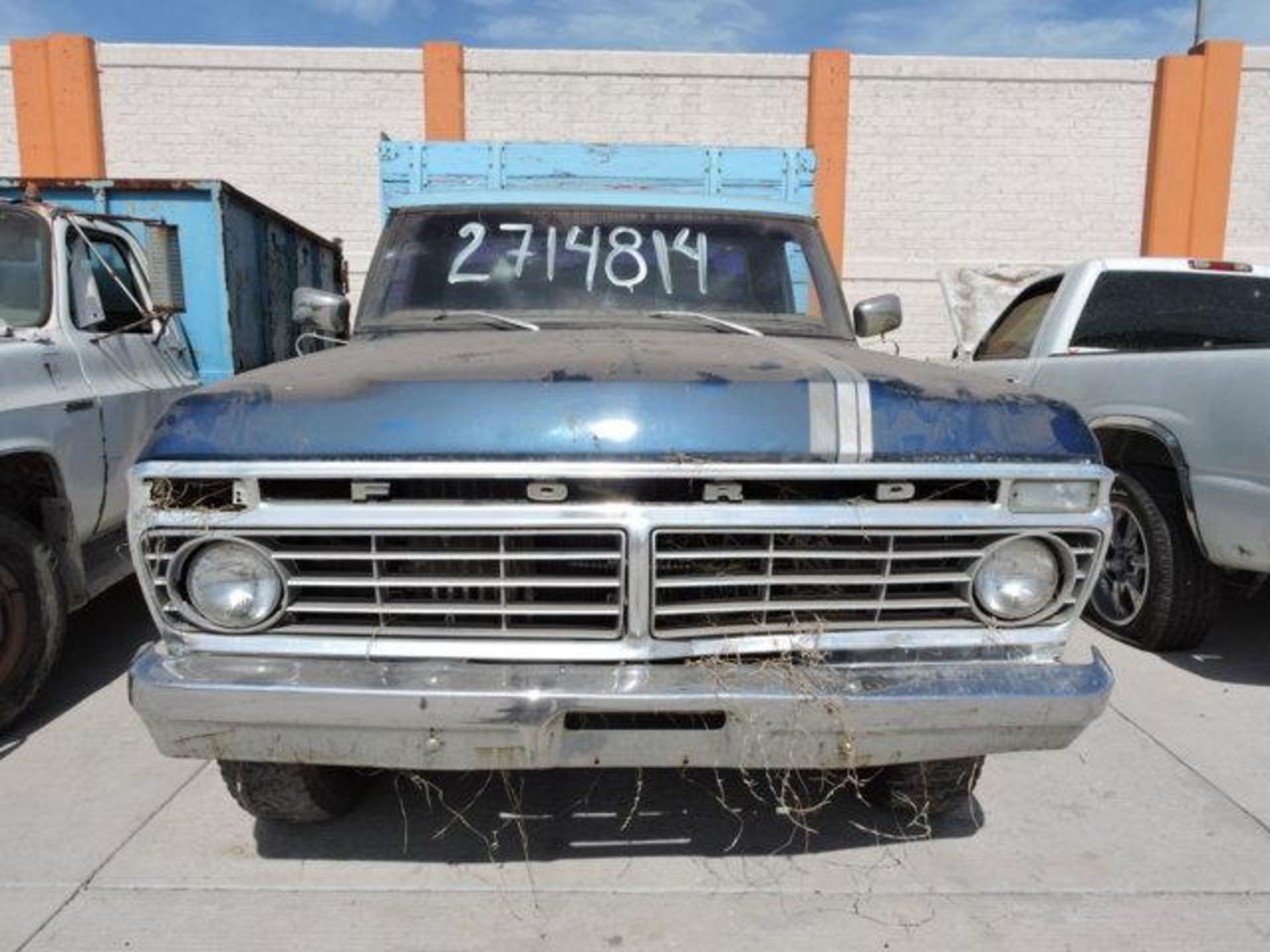 Lote Conformado Por Dos Vehículos No Aptos Para Matricular, Ford Camion De Redilas 1974 Y Ford - Bild 17 aus 17