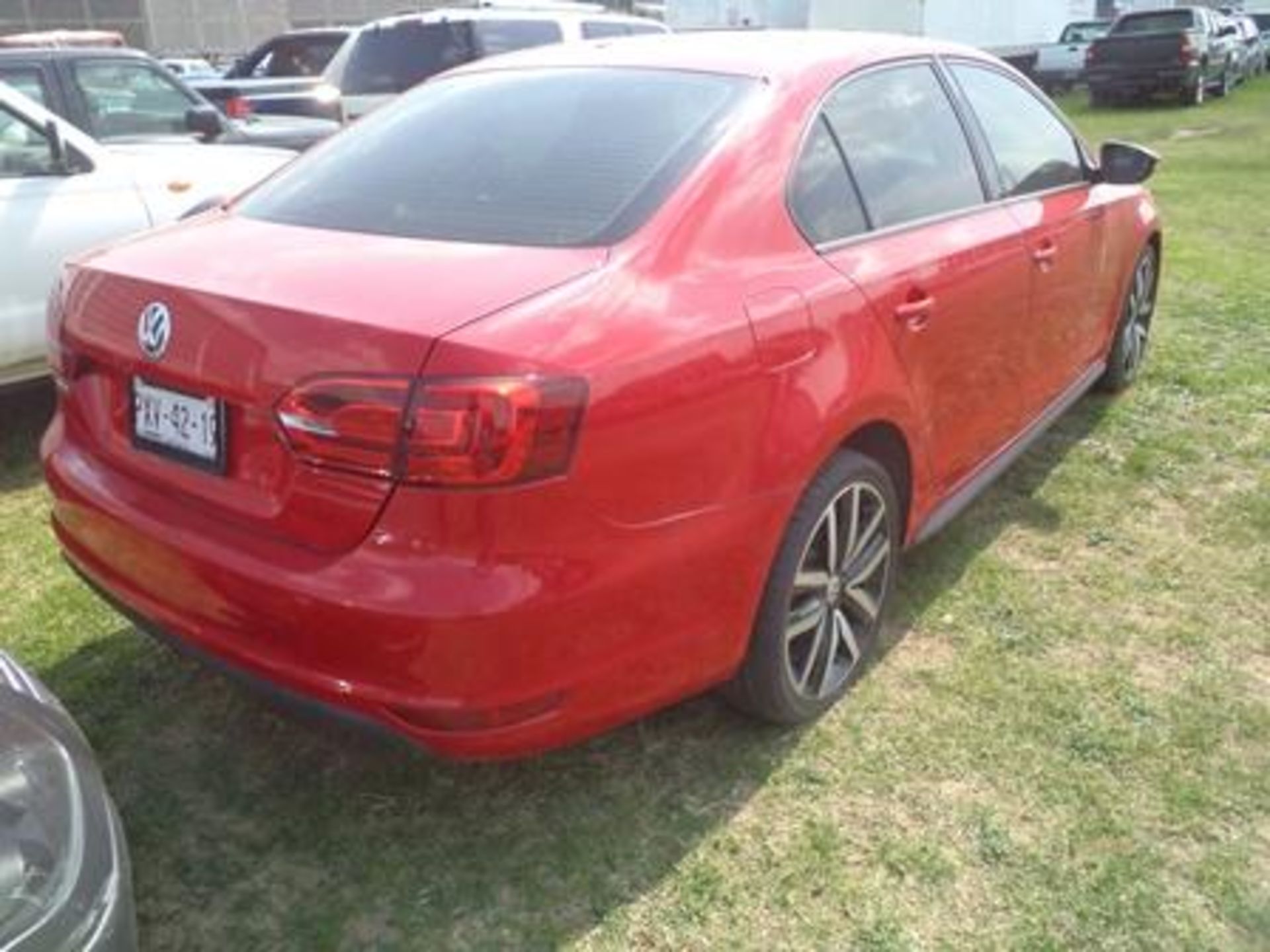 Vehículo Marca Volkswagen Jetta, Modelo 2013, Color Rojo, Located In: Estado De Mexico, Deposit - Bild 2 aus 10