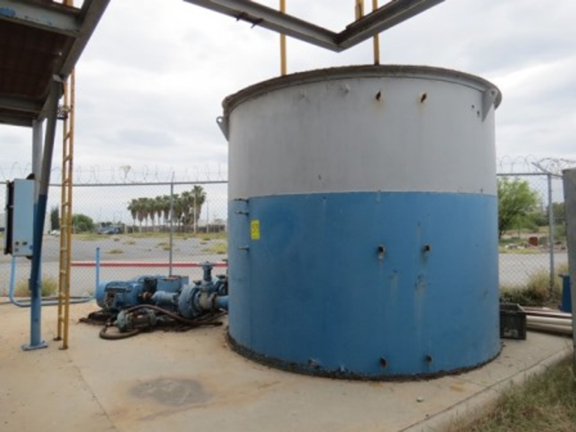 13,000 gal. Water tank and (2)75hp pumps. - Image 7 of 7
