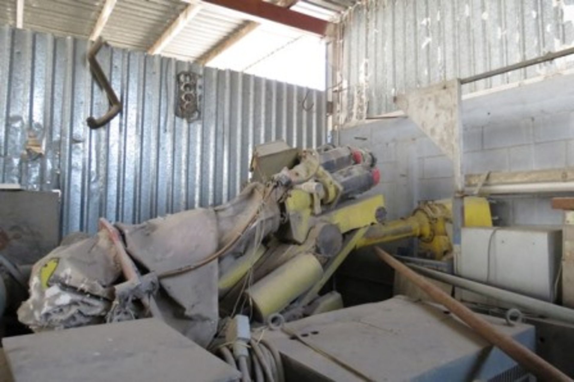 ABB and Fanuc robots. Floor scrubber. Zeks air dryer - Image 7 of 14