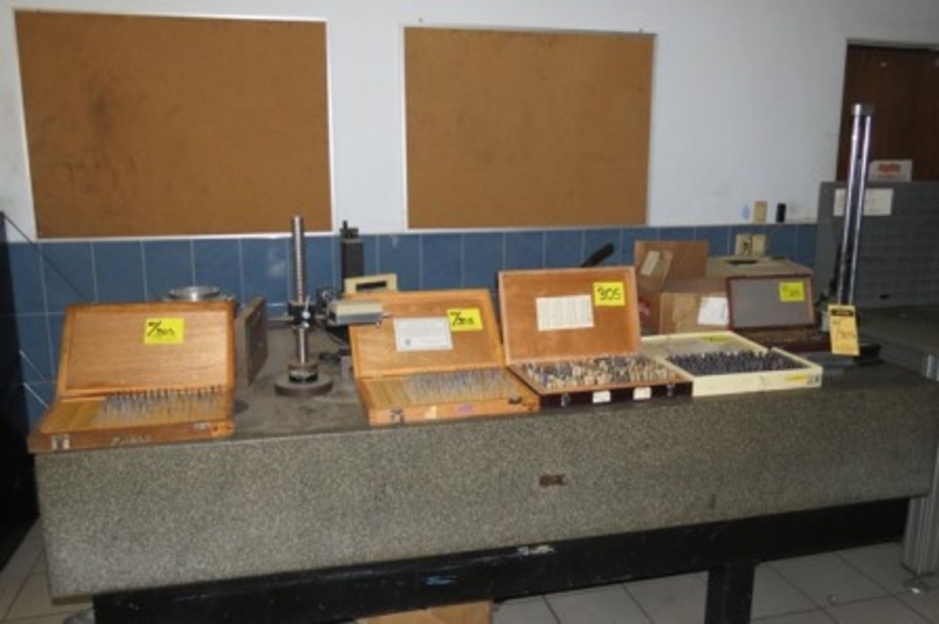 Surface roughness tester. Two height gauges - Image 10 of 13