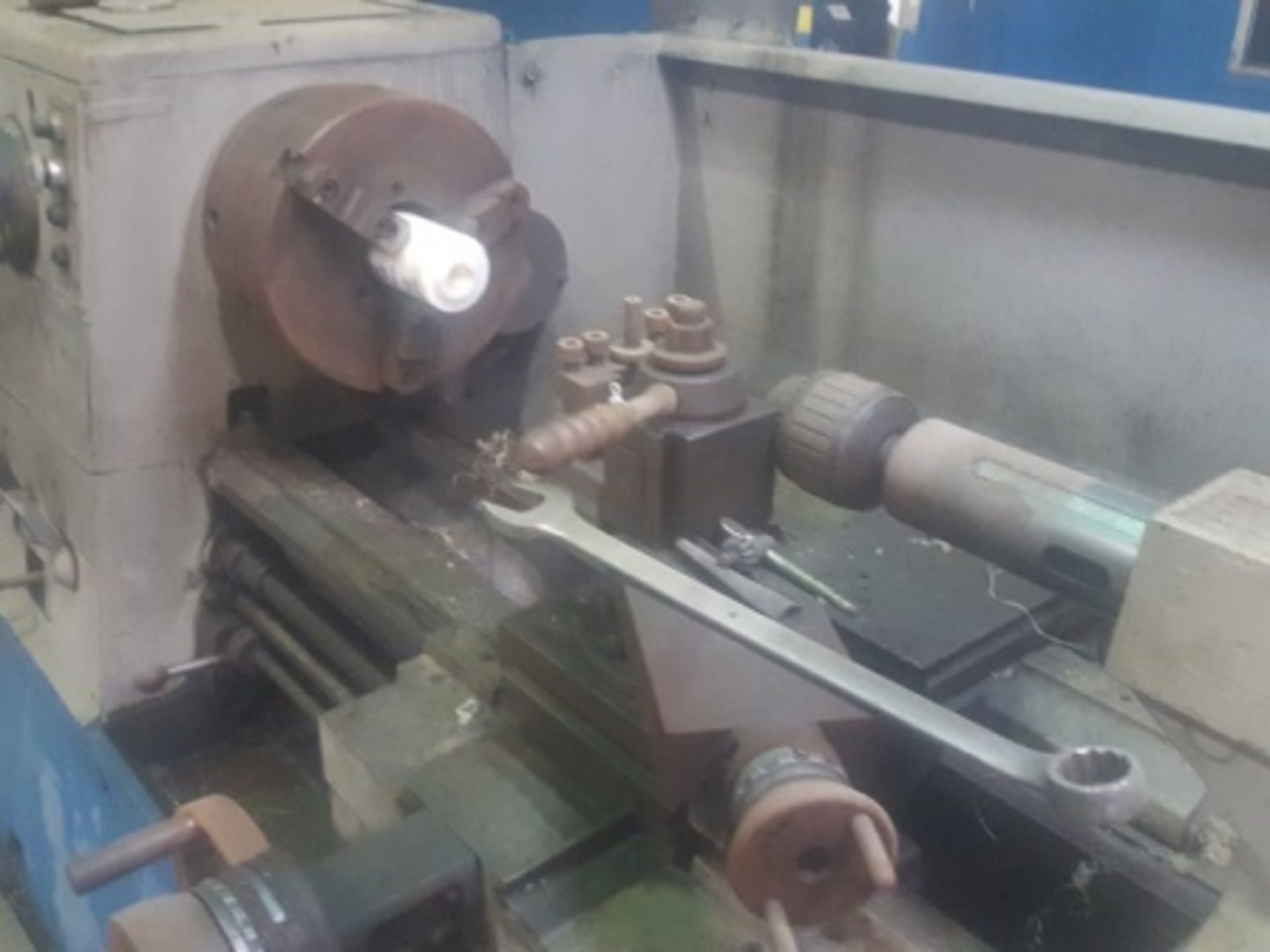 Clausing Colchester engine lathe, 21" awing - Image 3 of 7