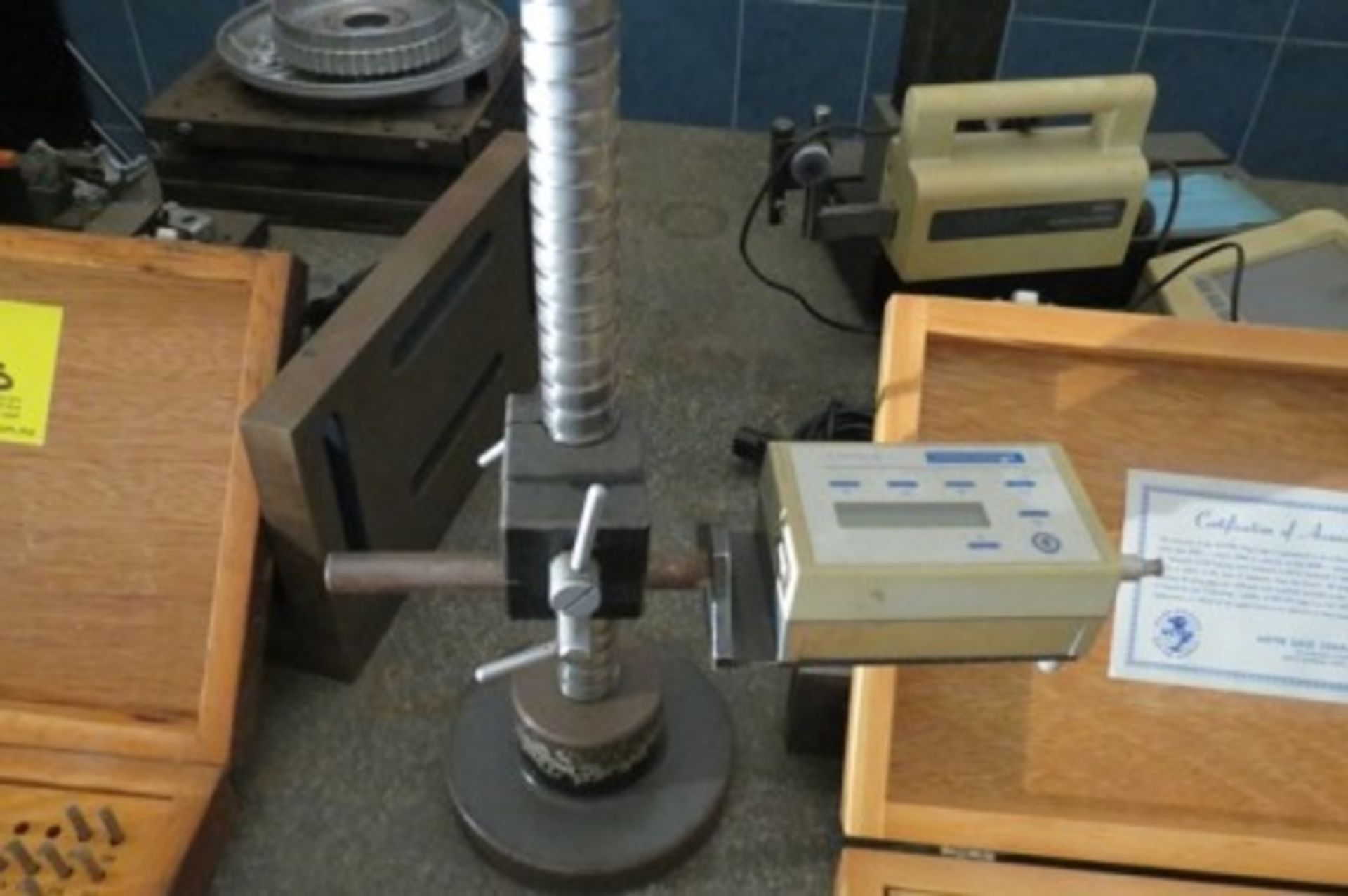 Surface roughness tester. Two height gauges - Image 6 of 13