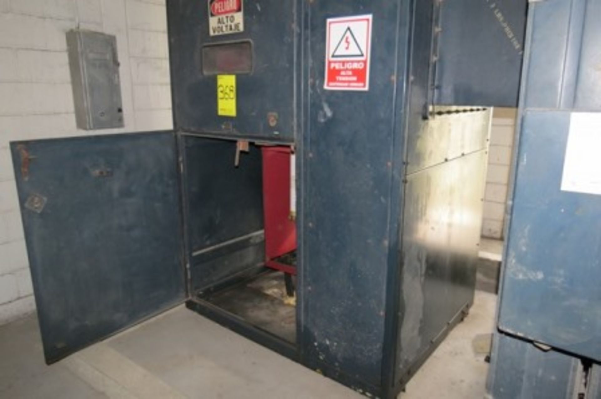 General Electric transformer, 1500KVA, oil cooled. (1)Blade Switch Cabinet - Image 14 of 22