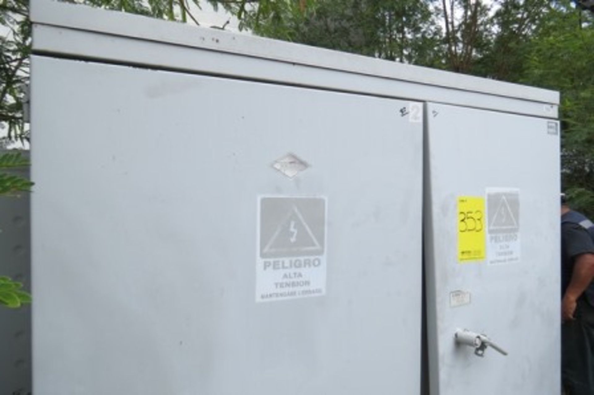 Solomon 2500 kVA transformer, oil cooled - Image 5 of 9