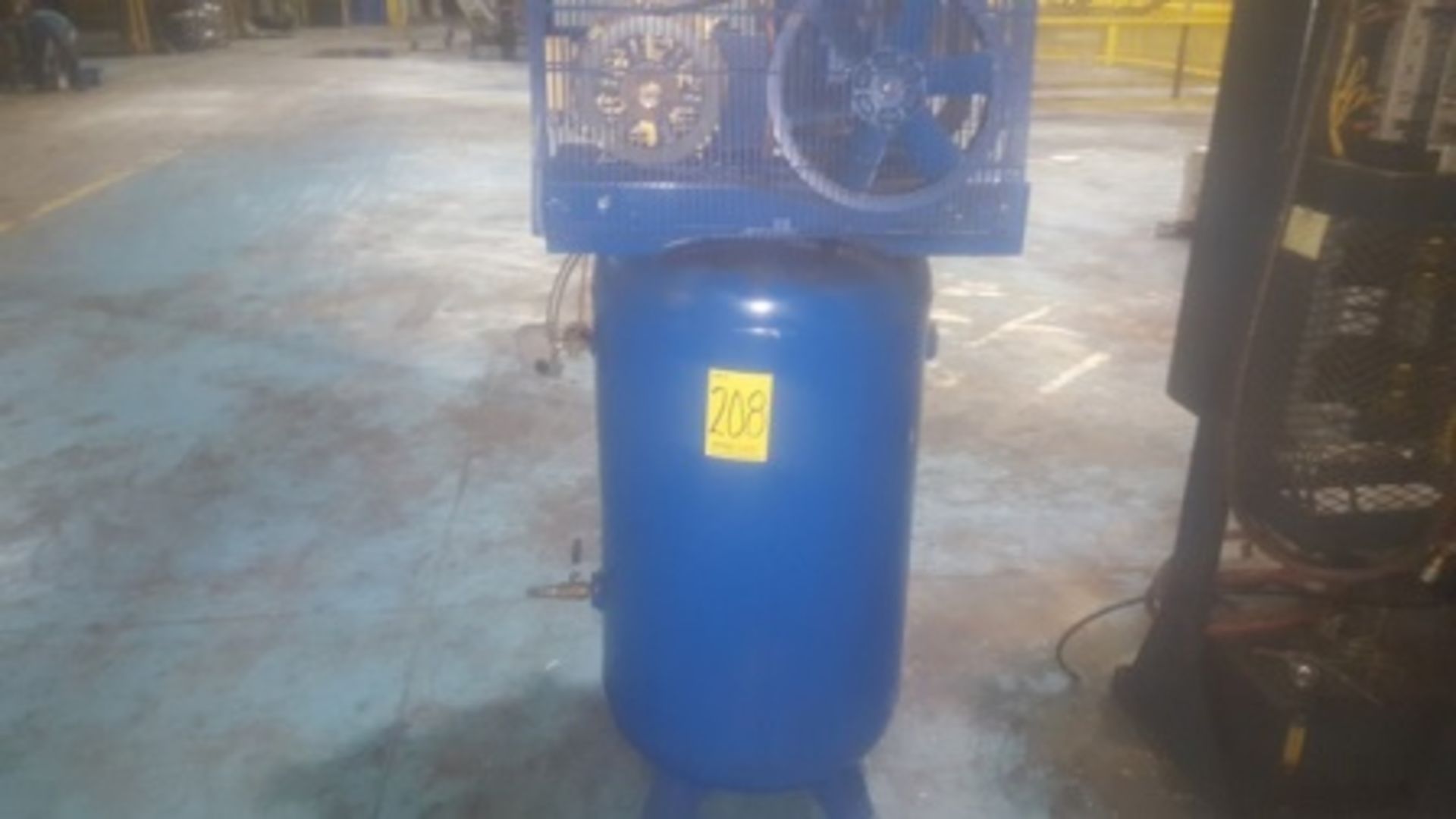 Quincy QT7.5 s/n 273DS80VCB23, 2012 air compressor, 7.5 hp, 80 gallon receiver - Image 2 of 7