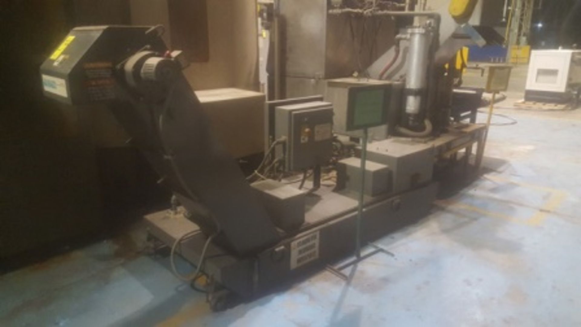 Toyoda Machine Works FA550II s/n NM8147, 1997, CNC horizontal machining center, Chipblaster high… - Image 24 of 33