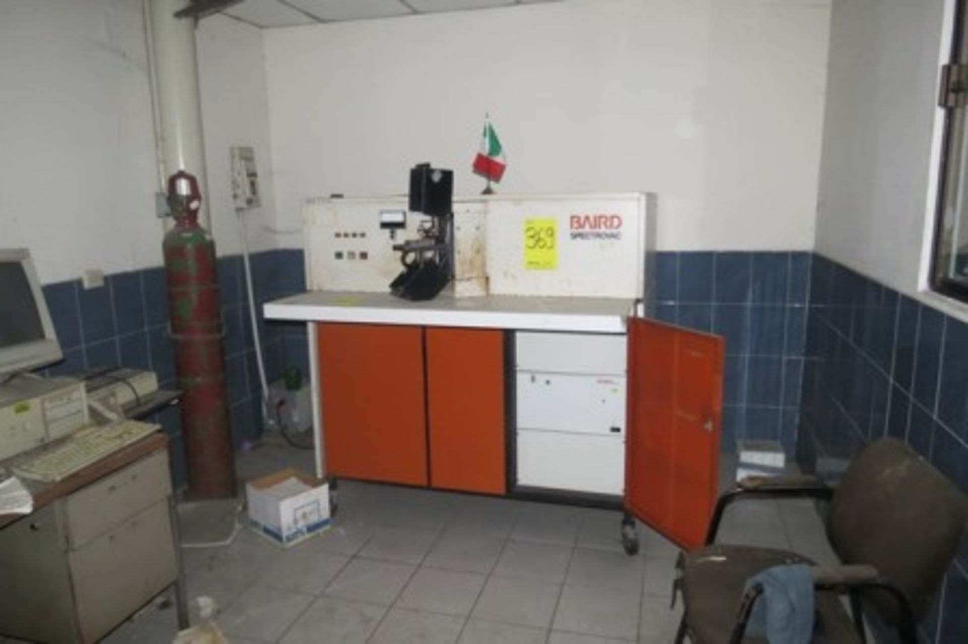 Baird spectrophotometer, laboratory furniture, test tube cabinet, bookcase and desk. - Image 15 of 15