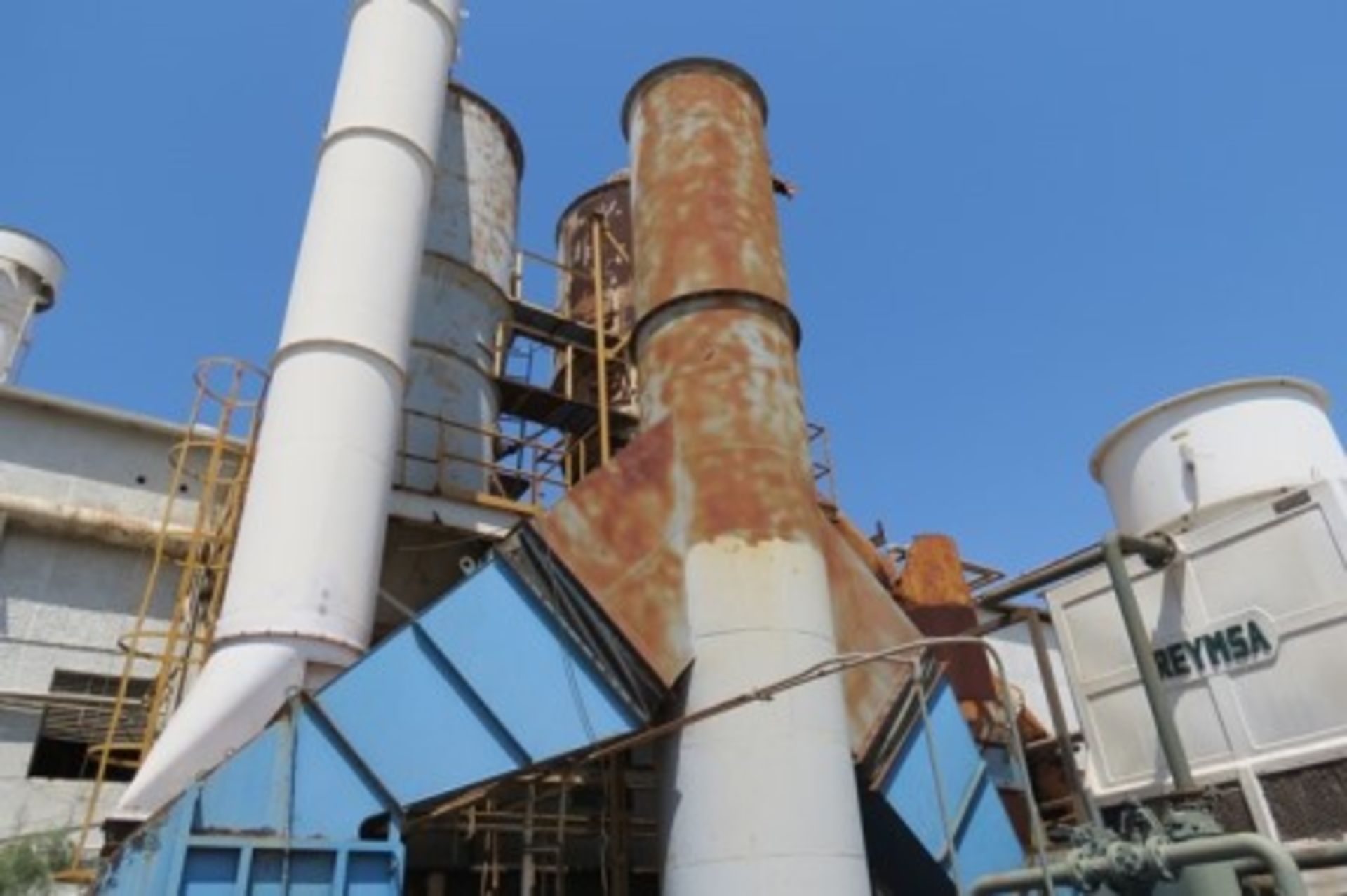 Dust collector, with 2 150 hp centrifugal blowers, filters, ducts, cooling tower - Image 15 of 46