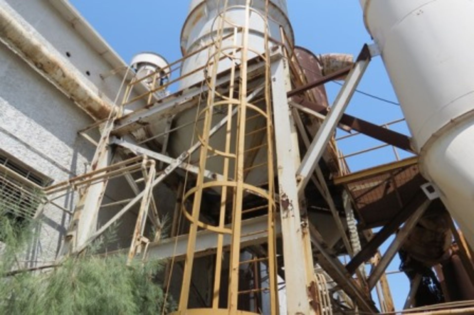 Dust collector, with 2 150 hp centrifugal blowers, filters, ducts, cooling tower - Image 13 of 46