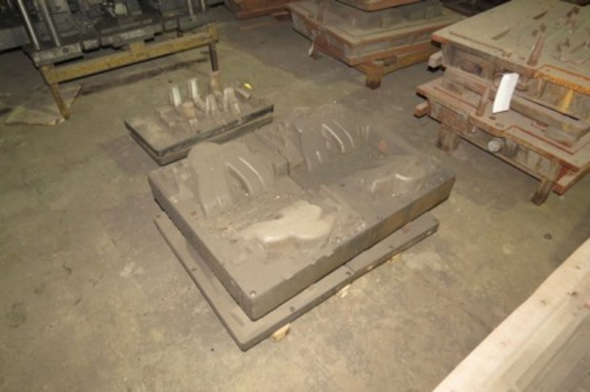 (8) Die casting molds - Image 7 of 9