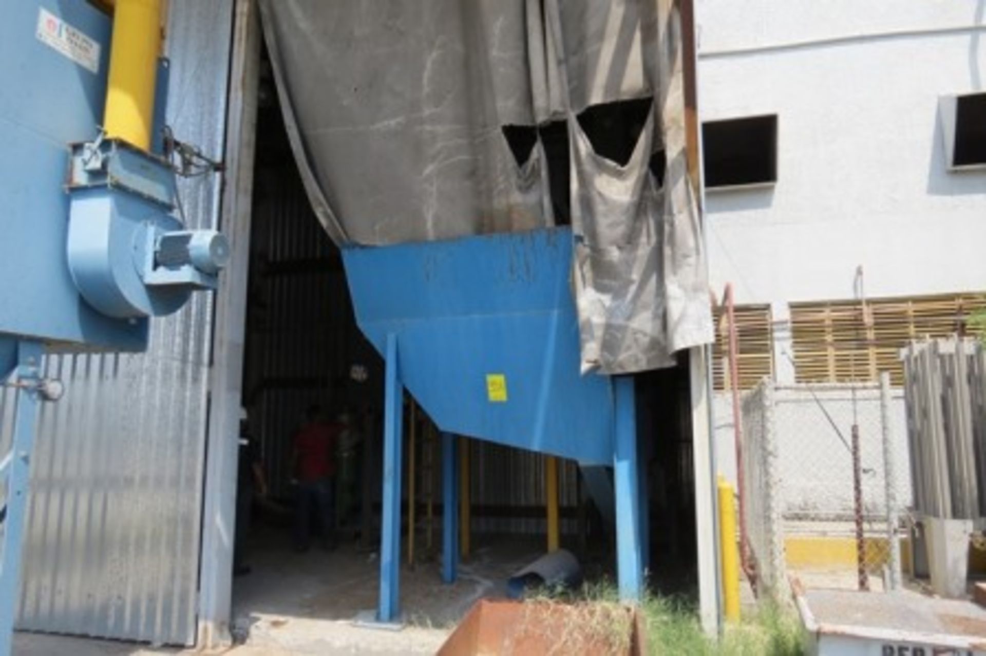 Foundry sand reclaim system, with vacuum pump, tank, agitator, dust collector, bucket elevator… - Image 8 of 14