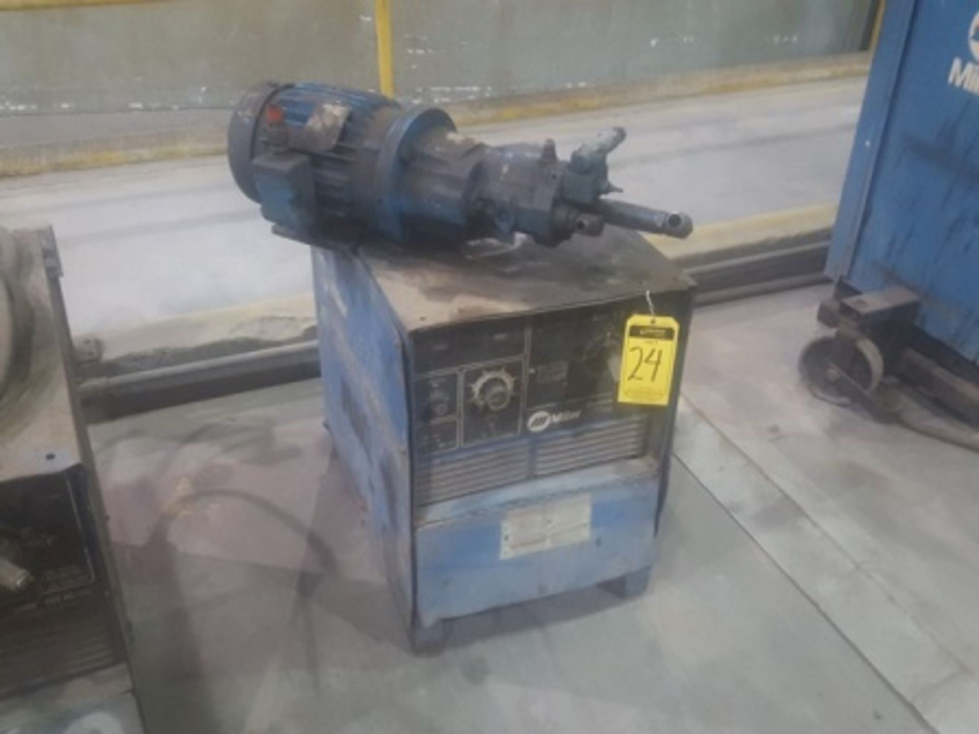 Miller Shopmaster 300 AC/DC welding machine