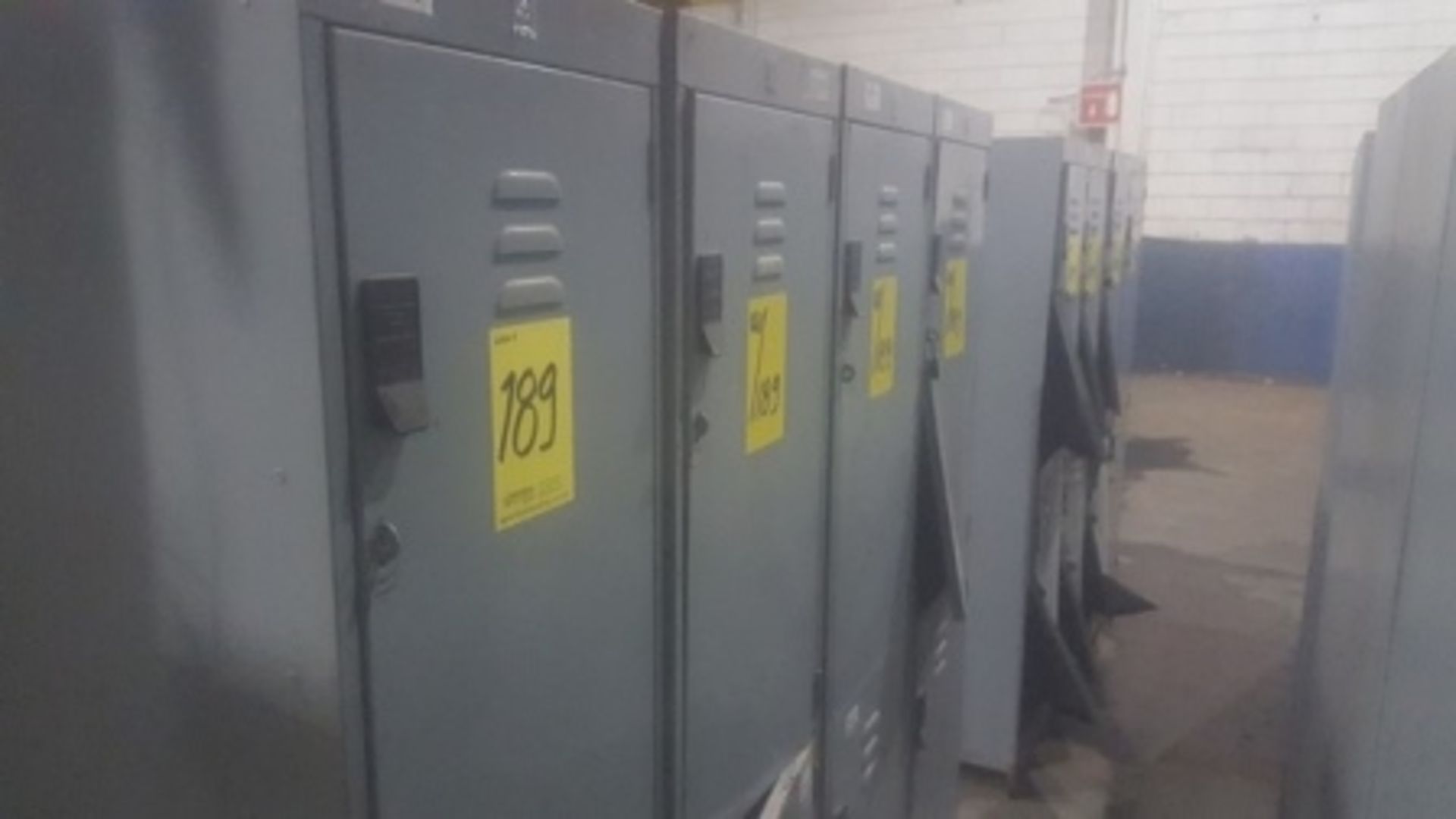 (8) Metal lockers, double tier - Image 2 of 8