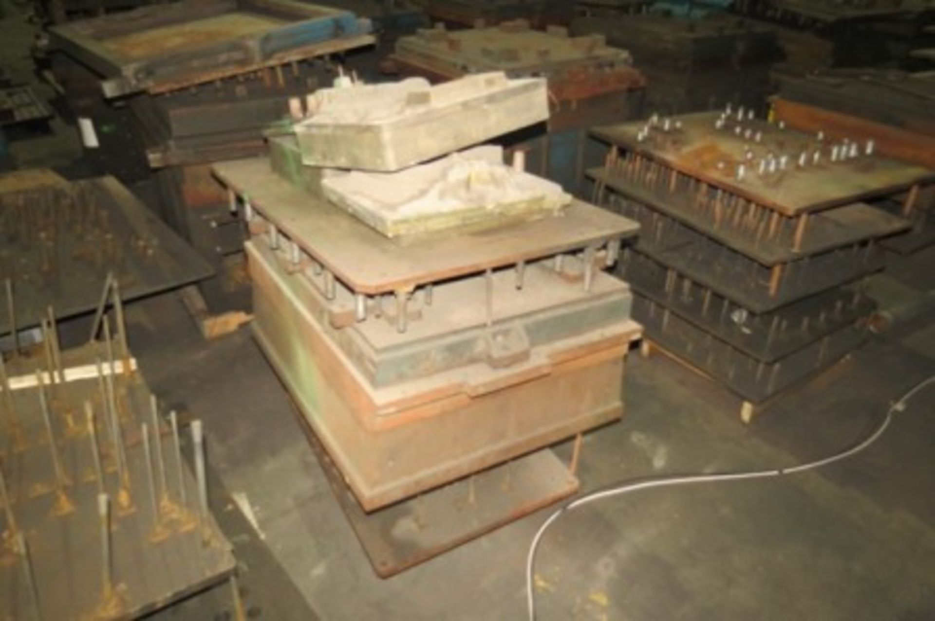 (12) Die casting molds - Image 3 of 9