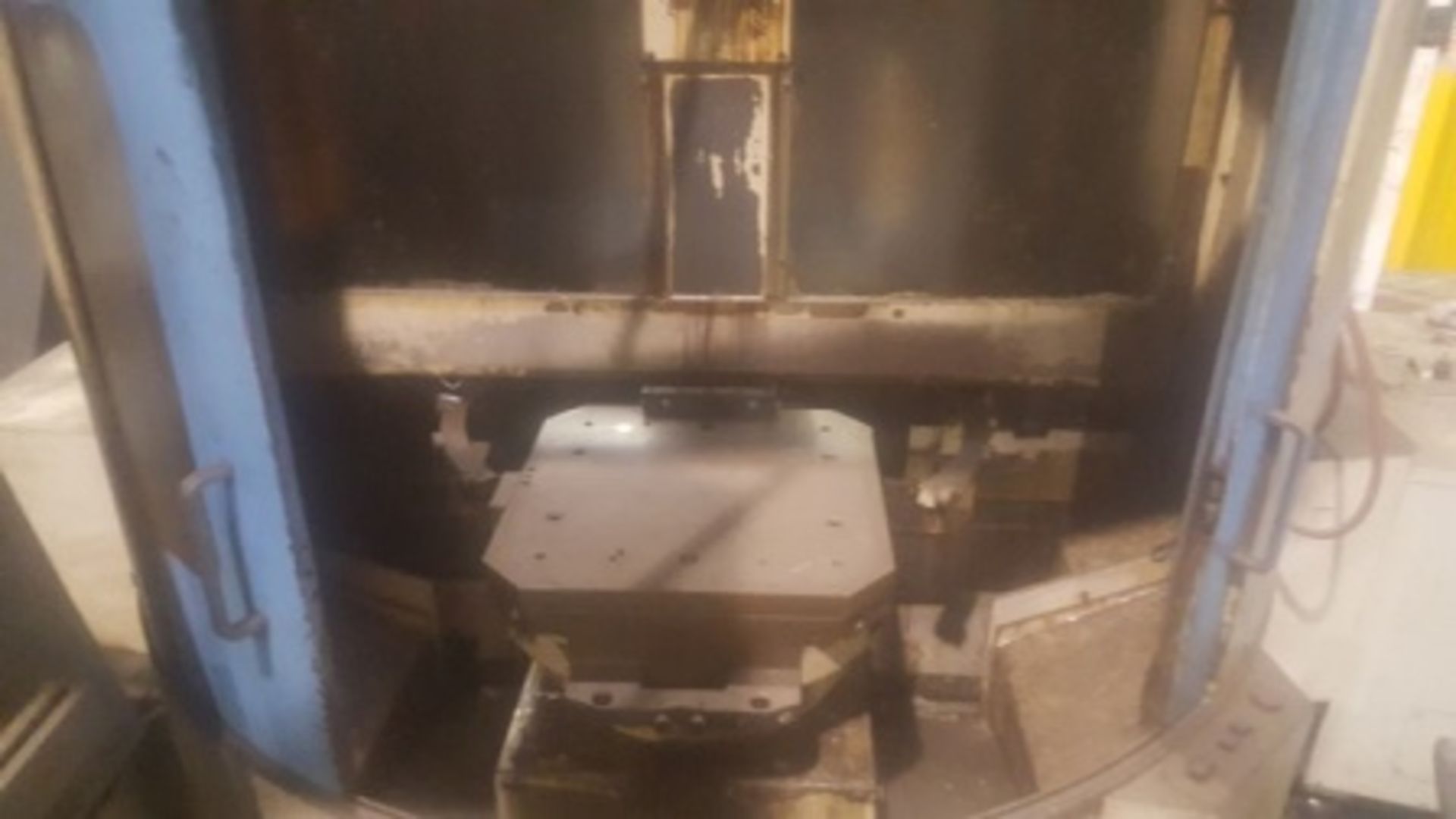 Toyoda Machine Works FA550II s/n NM8147, 1997, CNC horizontal machining center, Chipblaster high… - Image 28 of 33