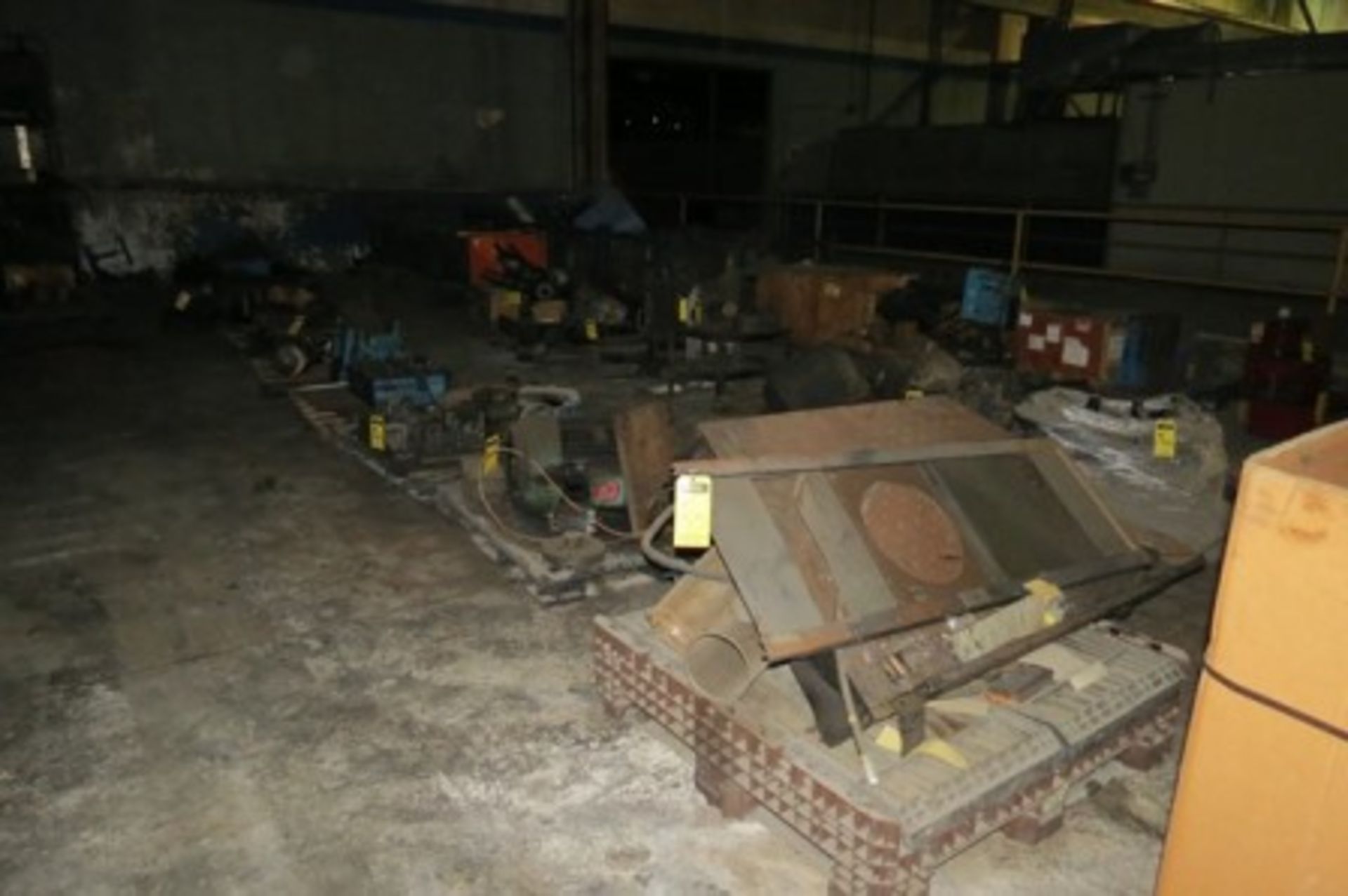 (12) Pallets with die casting spare parts - Image 14 of 19