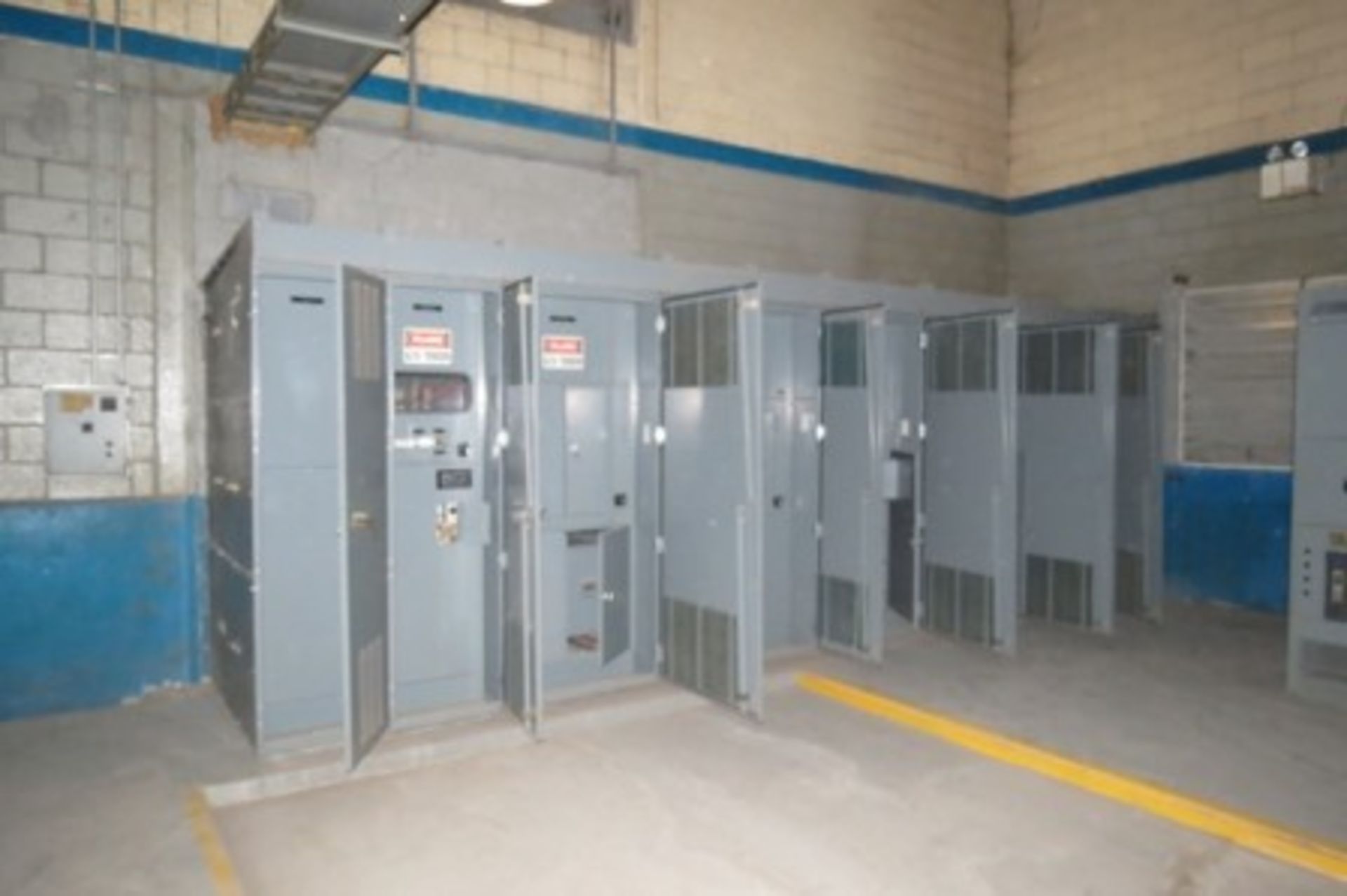 SD high voltage substation S-2, R3da02401 series, 600amp.