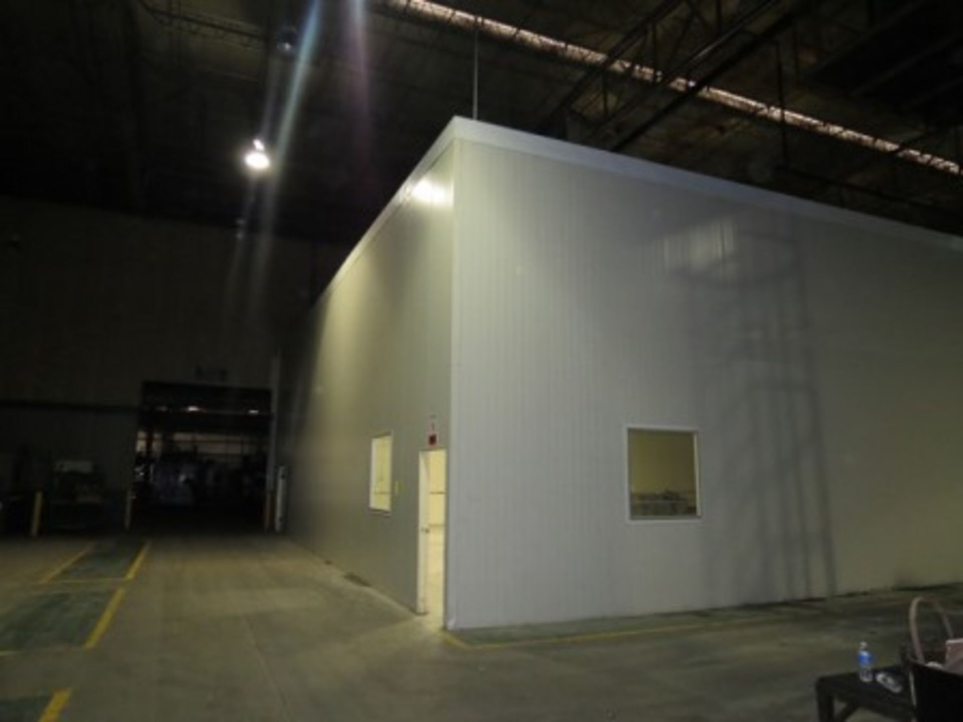 Metal room for Cleanroom, 18.3 x 36.6 x 5 m., (2) gates, (2) doors, (4)windows, celling and lamps.