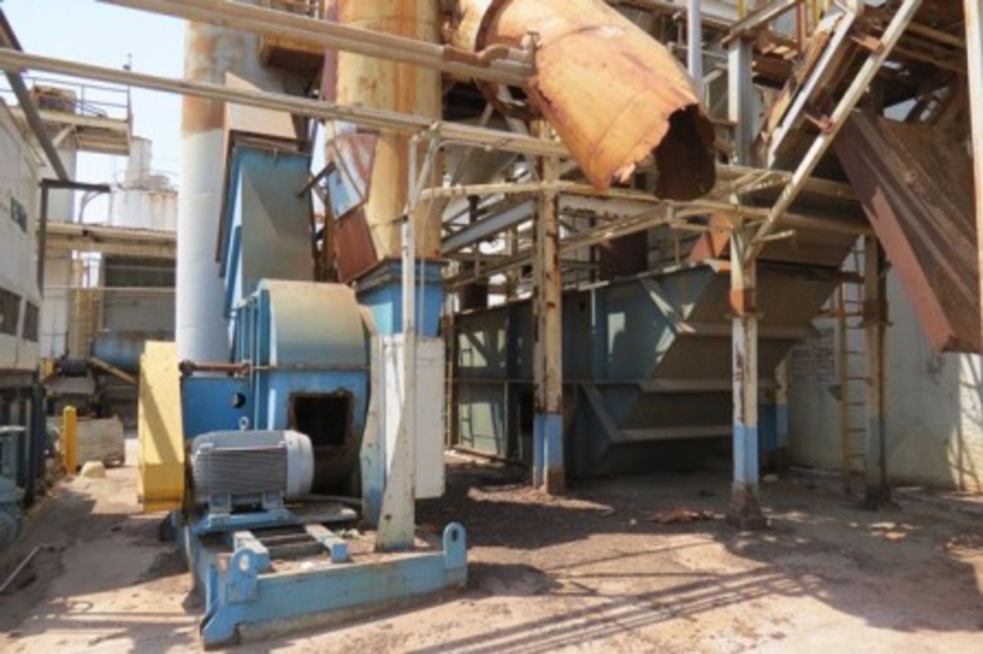 Dust collector, with 2 150 hp centrifugal blowers, filters, ducts, cooling tower - Image 27 of 46