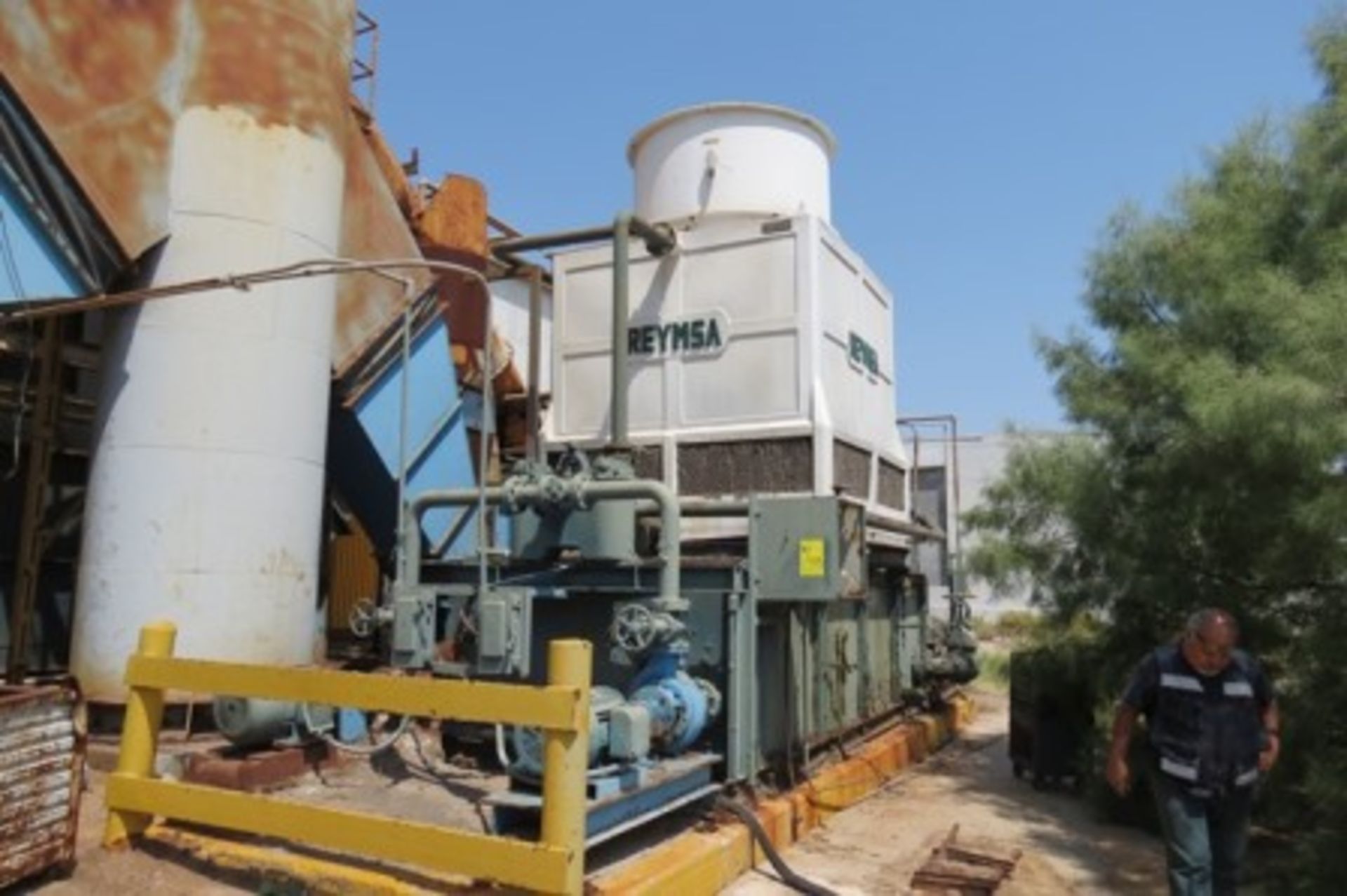 Dust collector, with 2 150 hp centrifugal blowers, filters, ducts, cooling tower - Image 14 of 46