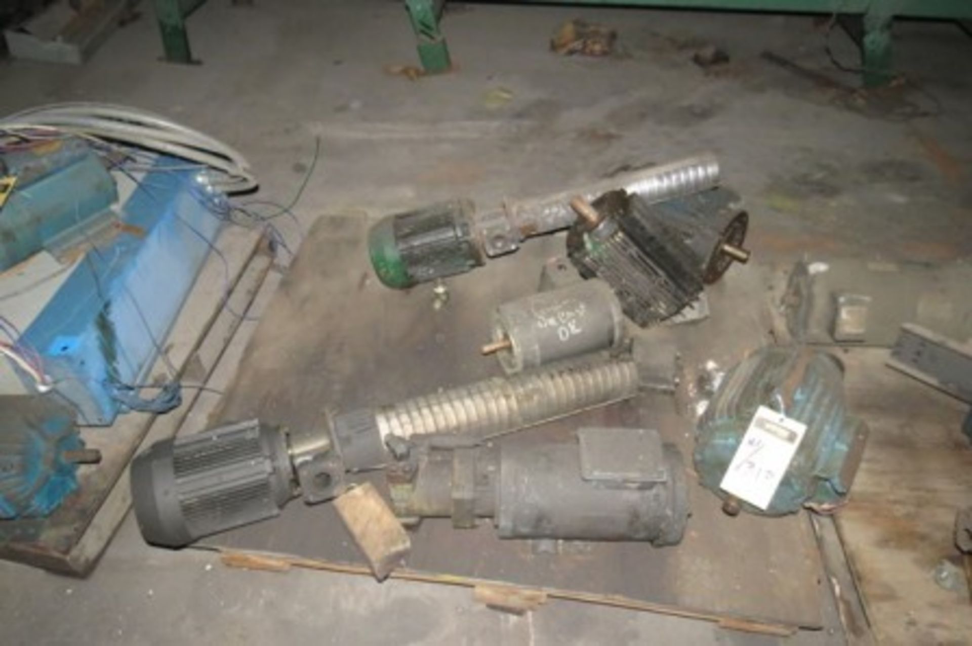 (12) Pallets with die casting spare parts - Image 10 of 19