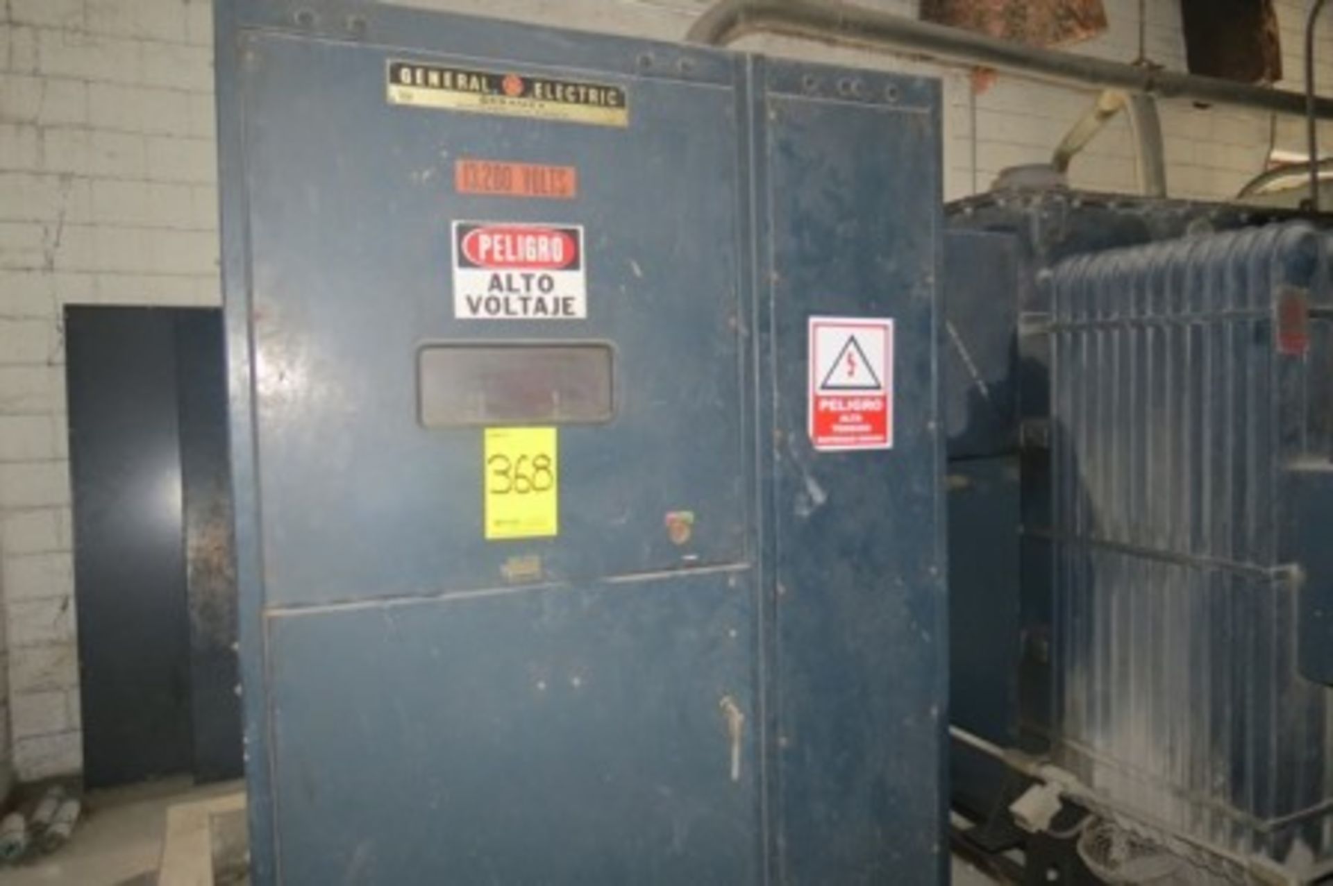 General Electric transformer, 1500KVA, oil cooled. (1)Blade Switch Cabinet - Image 5 of 22