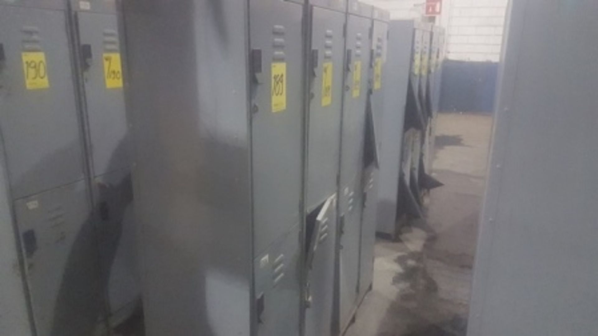 (8) Metal lockers, double tier - Image 3 of 8