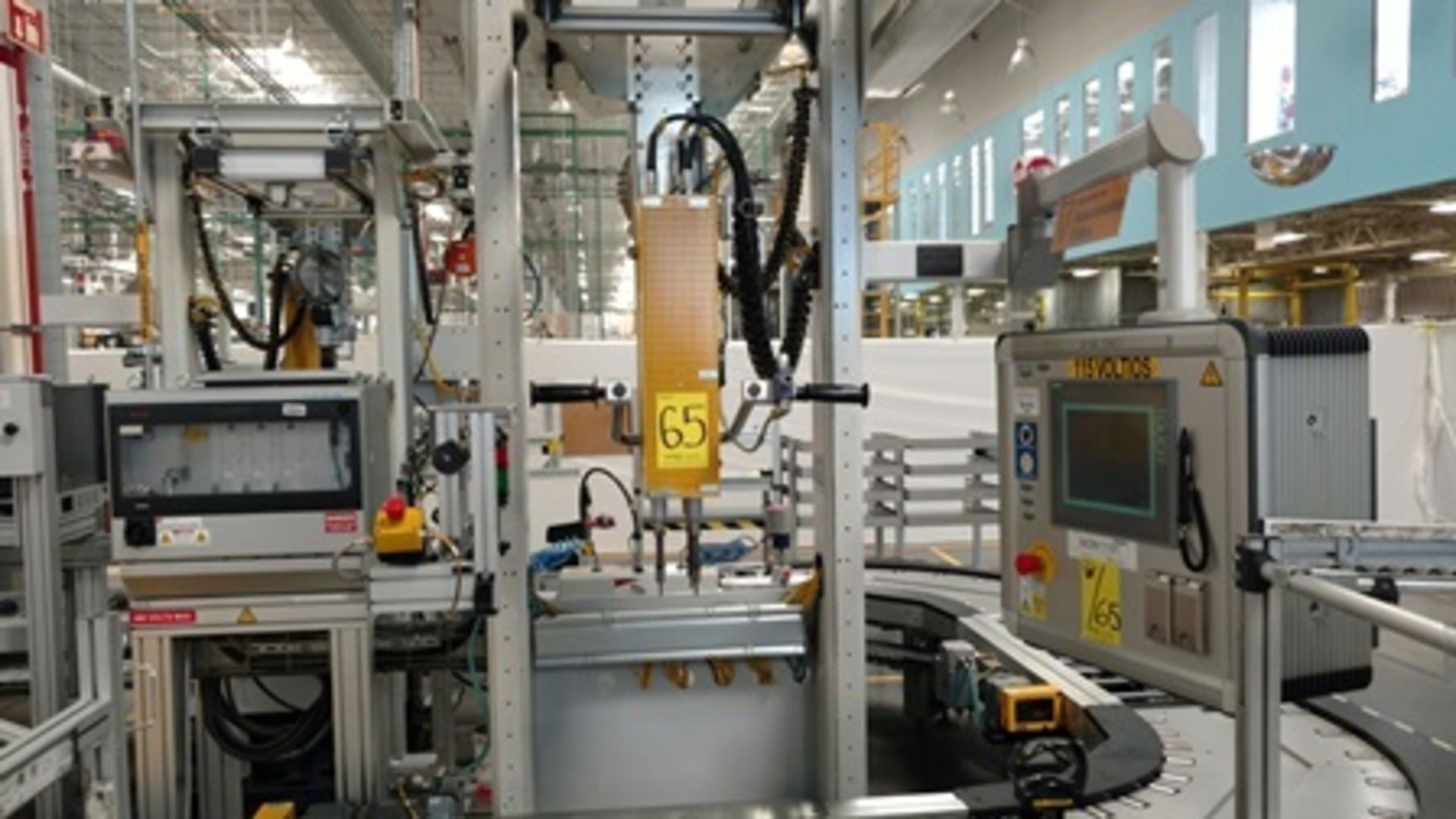 Estación semiautomática Op 450 para instalación de actuadores; contiene atornillador de 3 husillos - Image 3 of 10