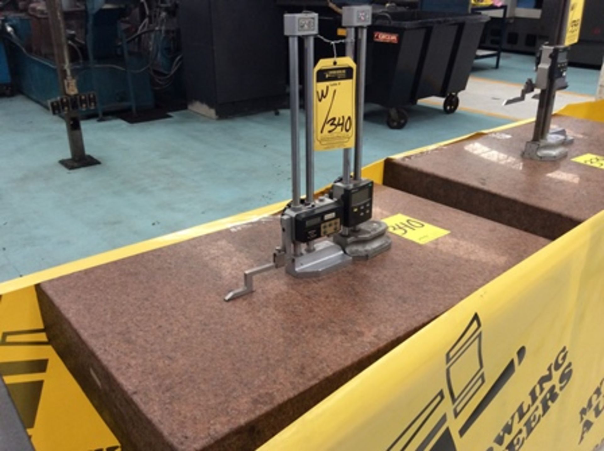 36 "x 24" granite table includes two digital height calipers by Mitutoyo brand. … - Bild 3 aus 6