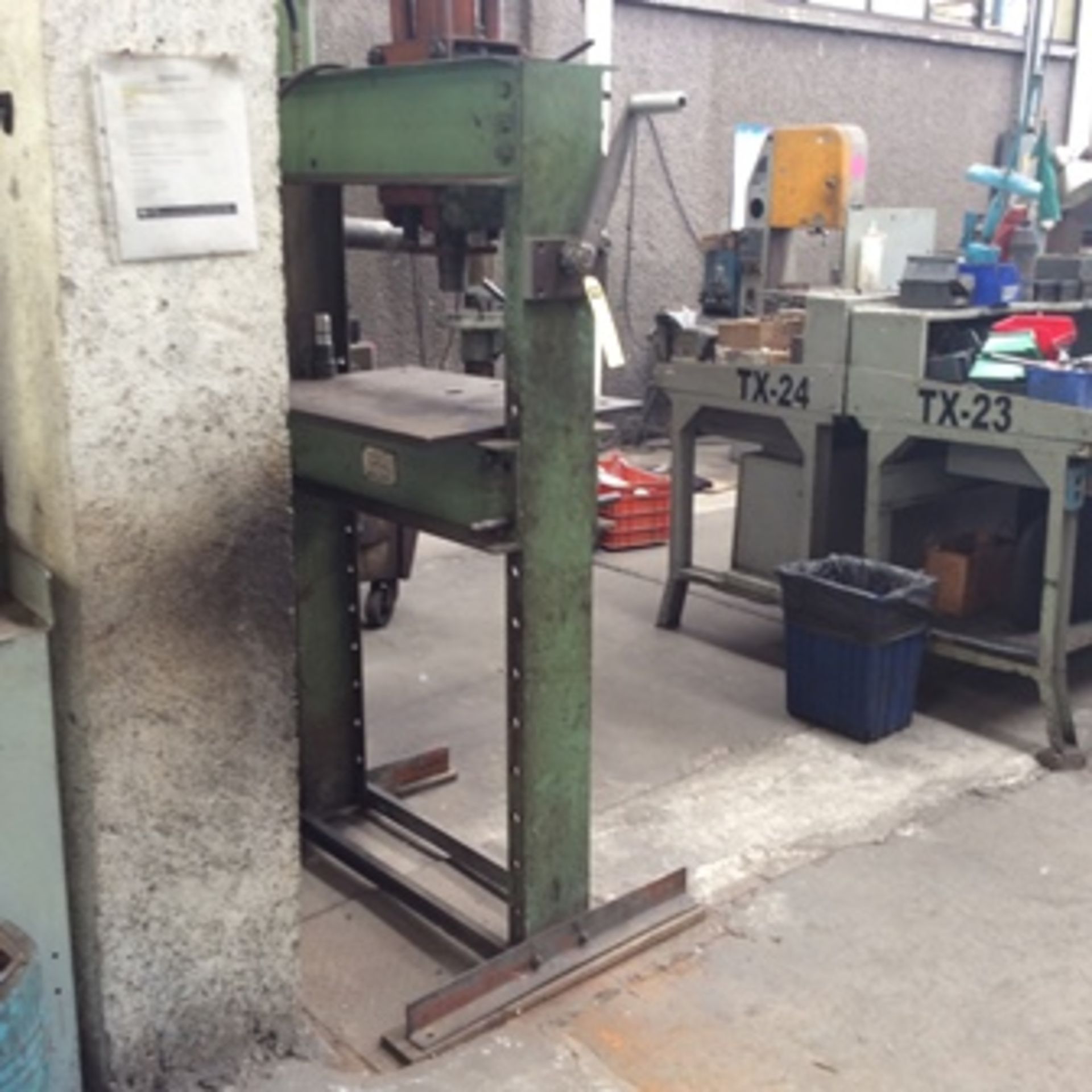 Nugier 40t Hydraulic Press, serie 9031705 … - Image 4 of 7