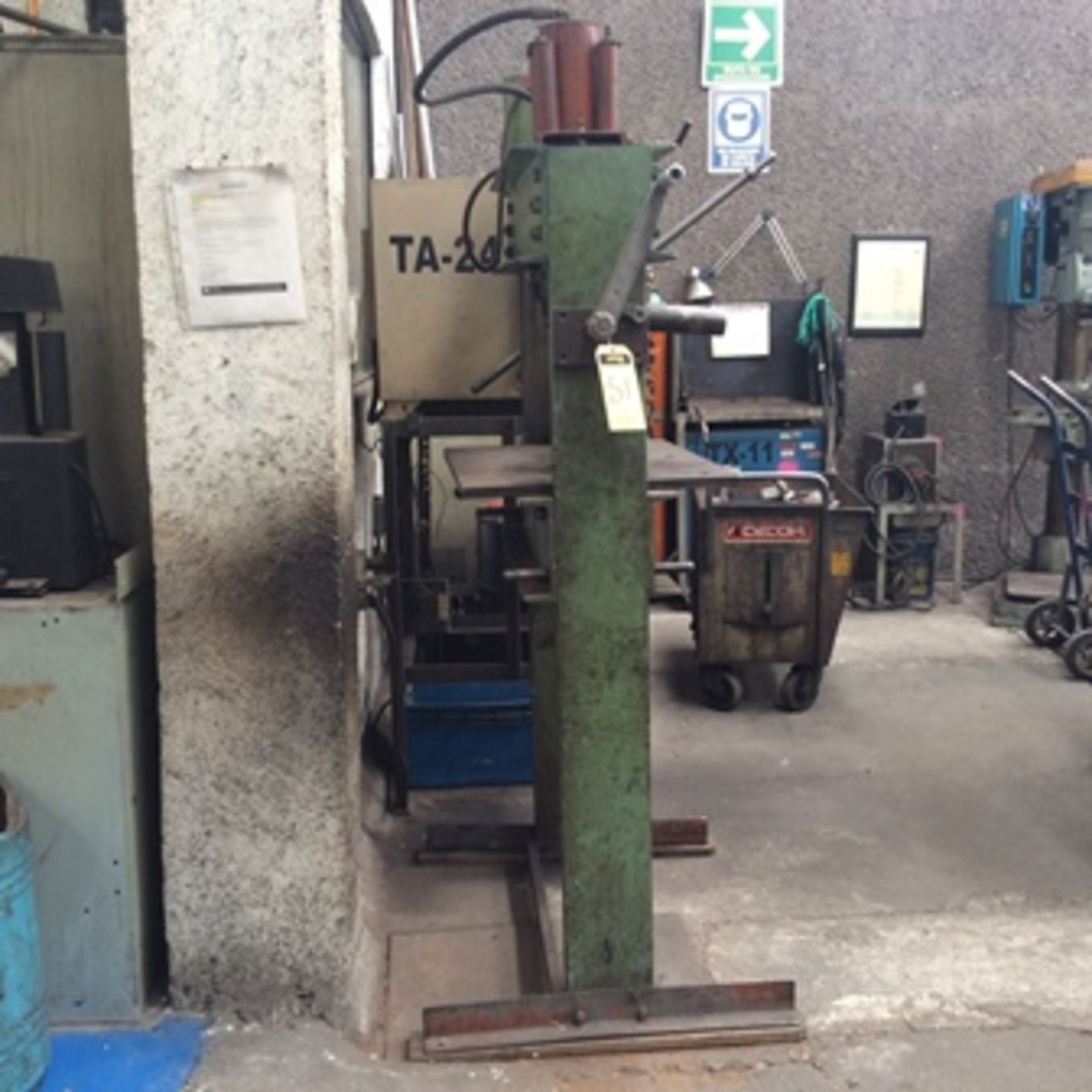 Nugier 40t Hydraulic Press, serie 9031705 … - Image 3 of 7