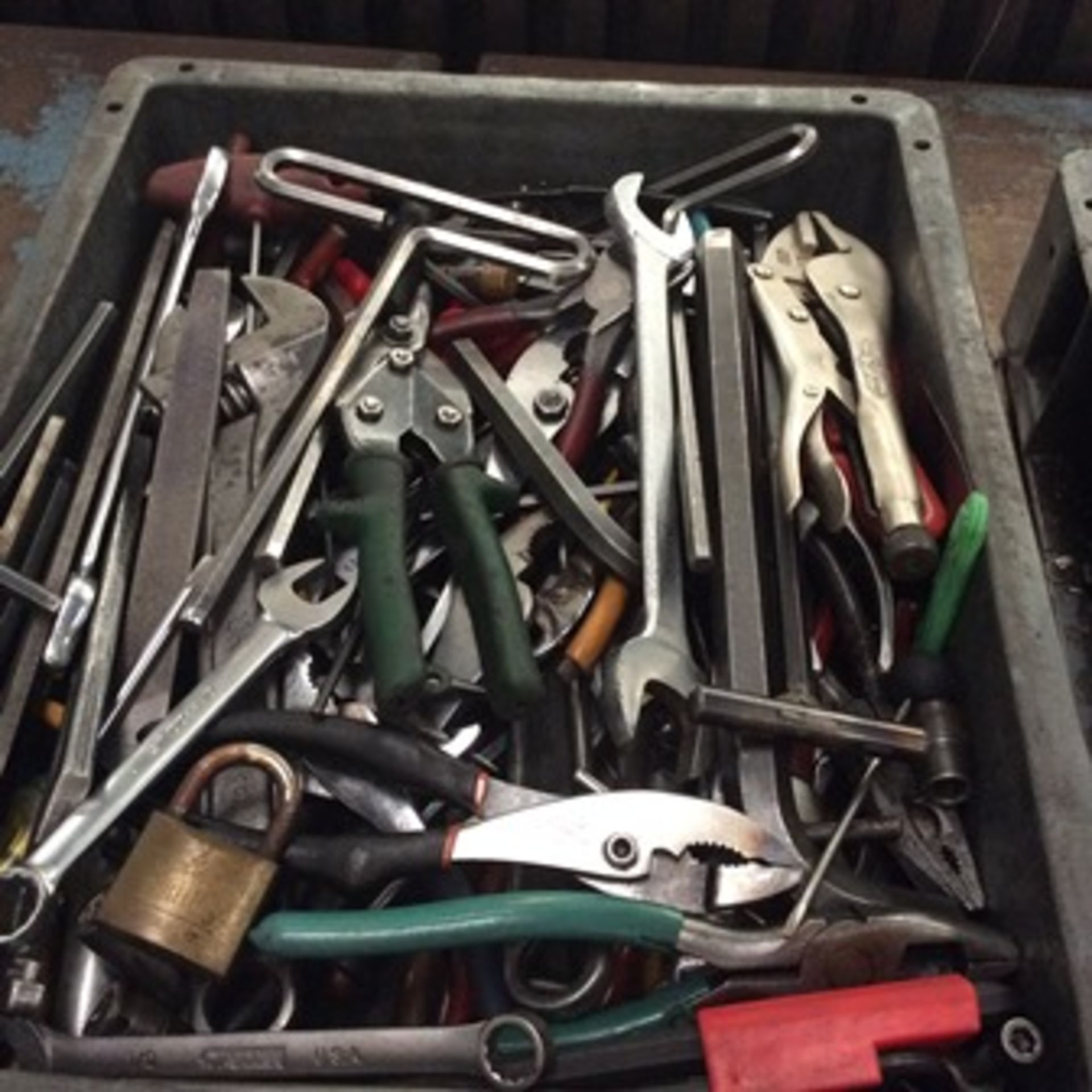 2 plastic boxes with hand tools; mixed keys, allen keys, screwdrivers and clamps … - Image 6 of 6