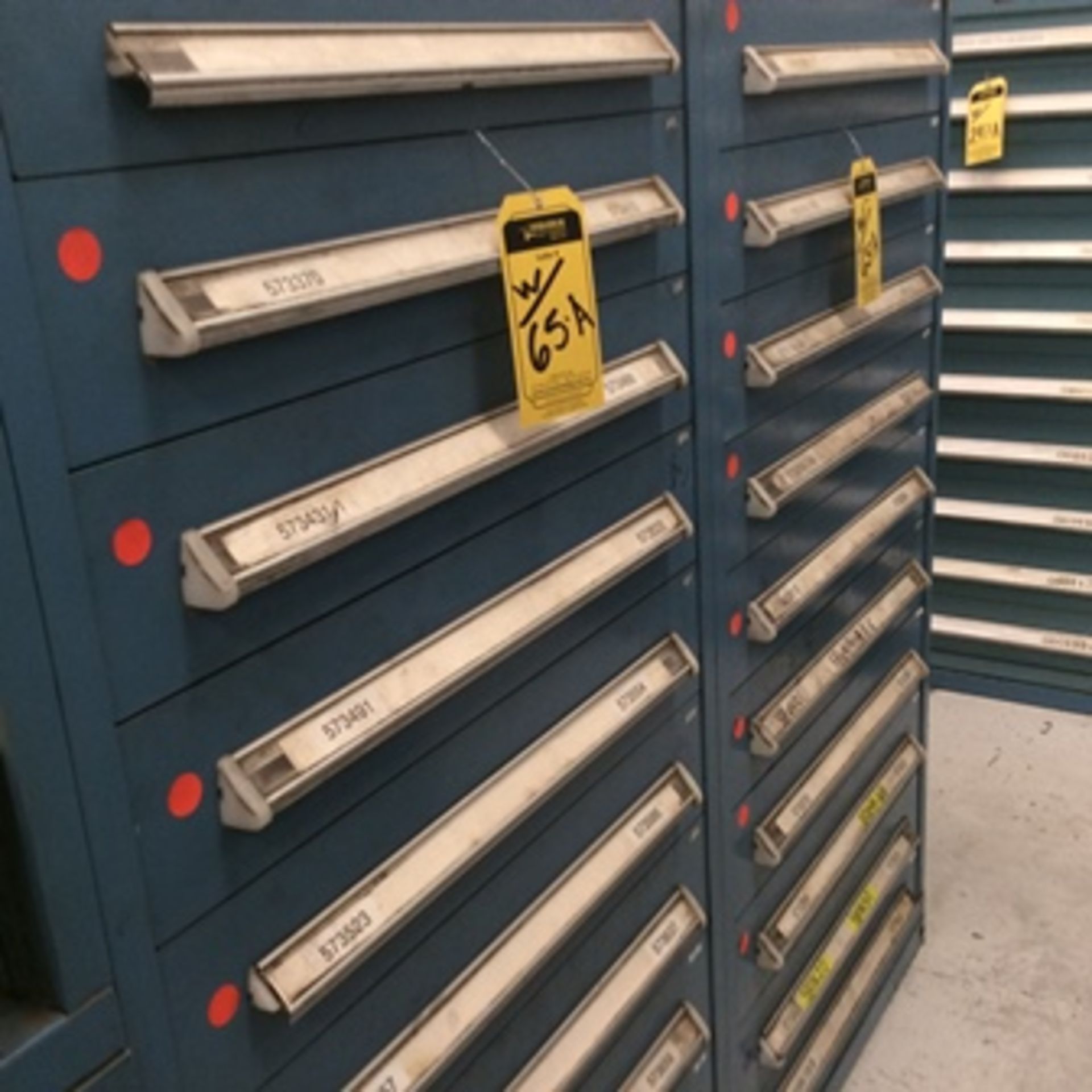 4 tool drawers with 40 drawers in total that contain attachments for CNC operations; taps, shape … - Image 21 of 25