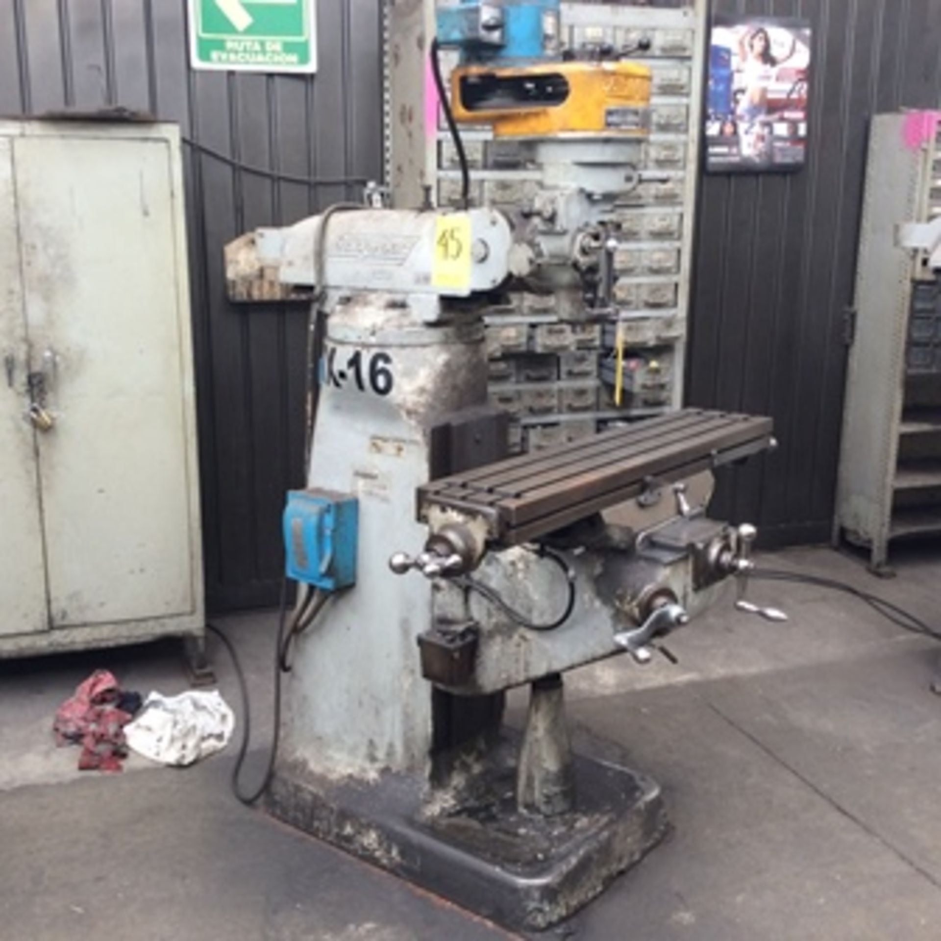 Bridgeport milling machine model J-1732912, 9 "x 42" bench … - Image 2 of 13