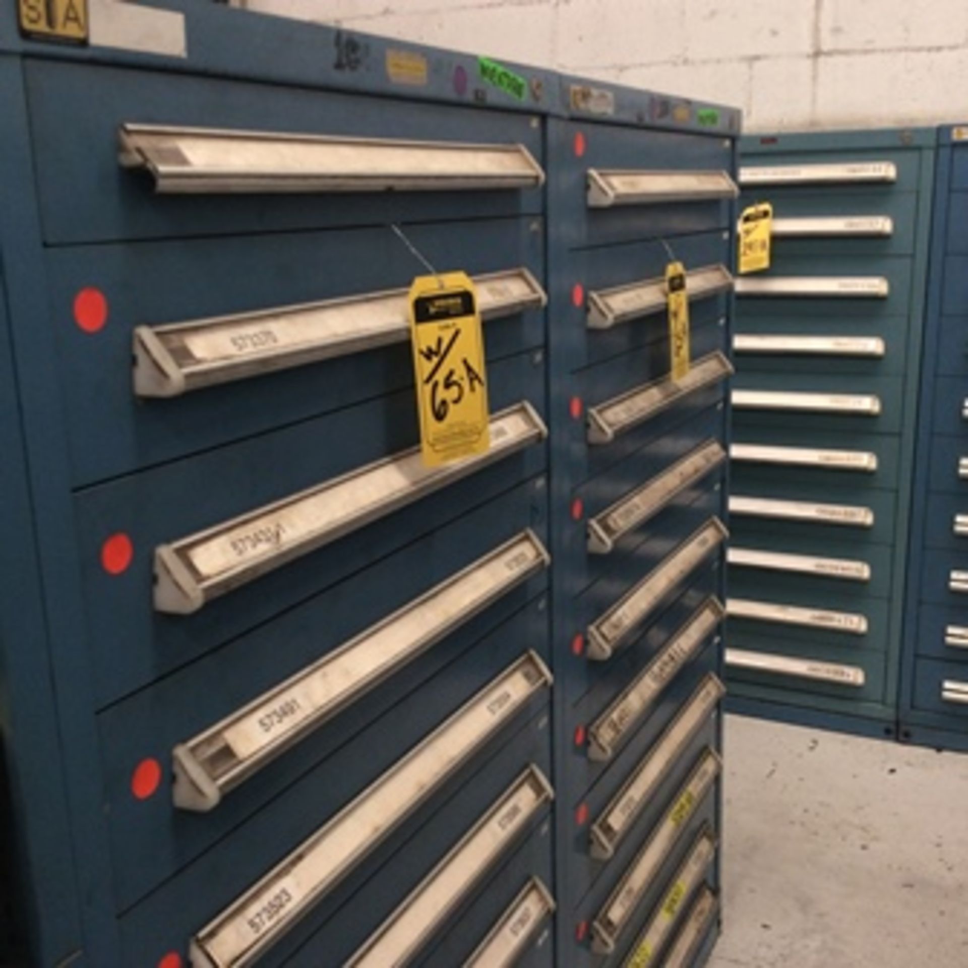 4 tool drawers with 40 drawers in total that contain attachments for CNC operations; taps, shape … - Image 22 of 25