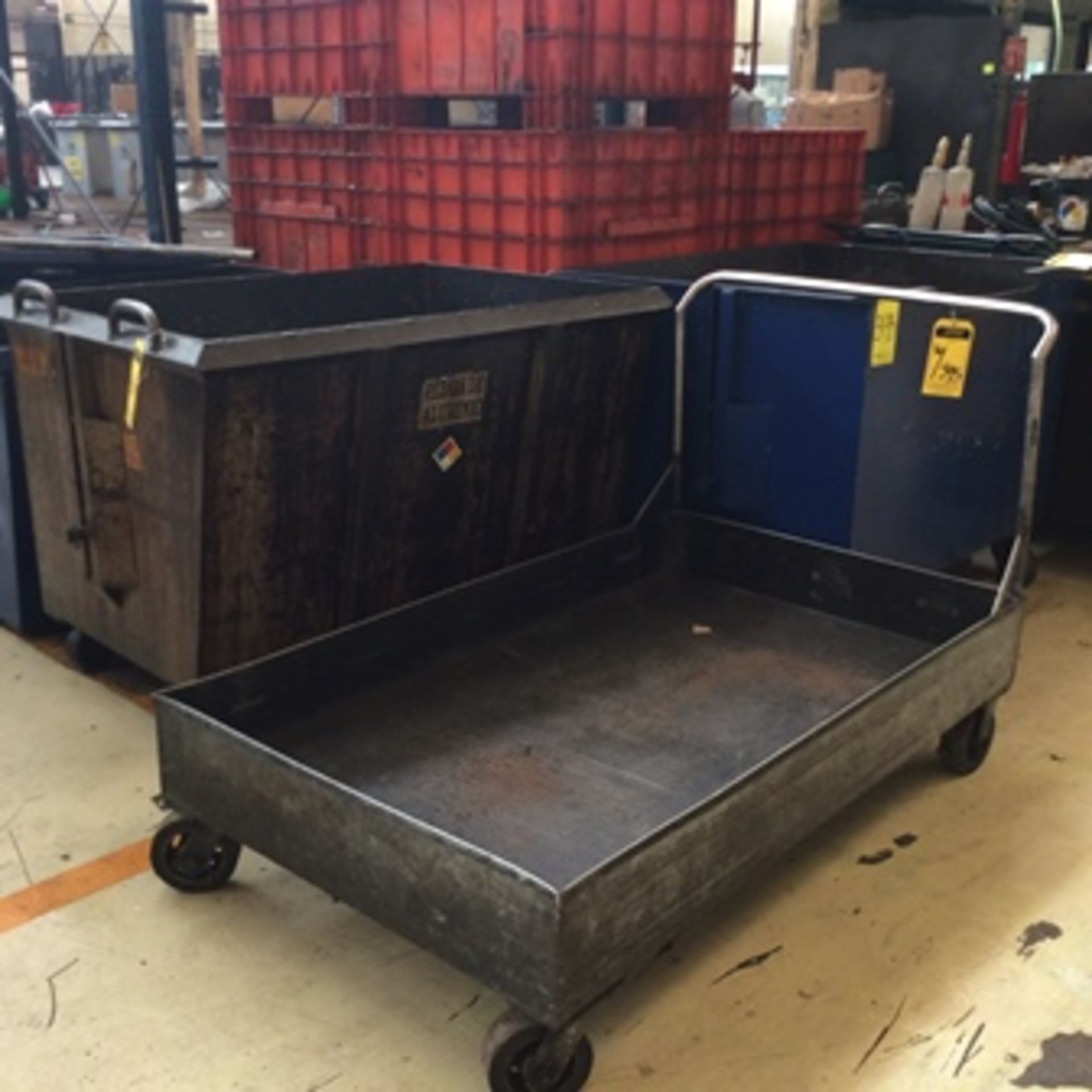 8 Trolleys for pickup and 2 tool trolleys with vise number 6 and 4 … - Image 10 of 20