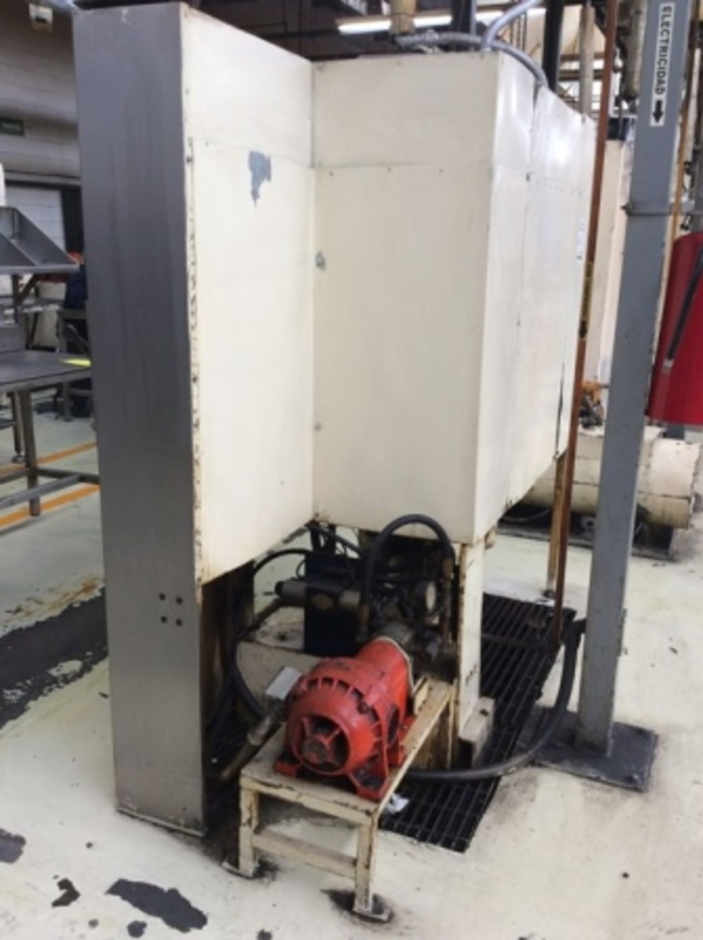 Marzola Guix 5-level hydraulic press capacity of 150 Ton includes oil heating system with 6 plat … - Image 3 of 8