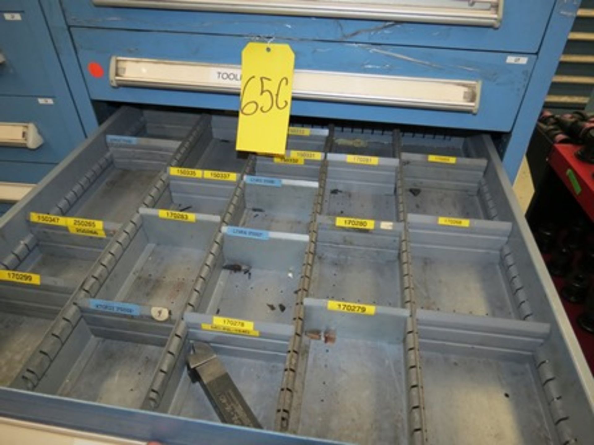 4 tool drawers with 40 drawers in total that contain attachments for turning operations; holder … - Image 8 of 17