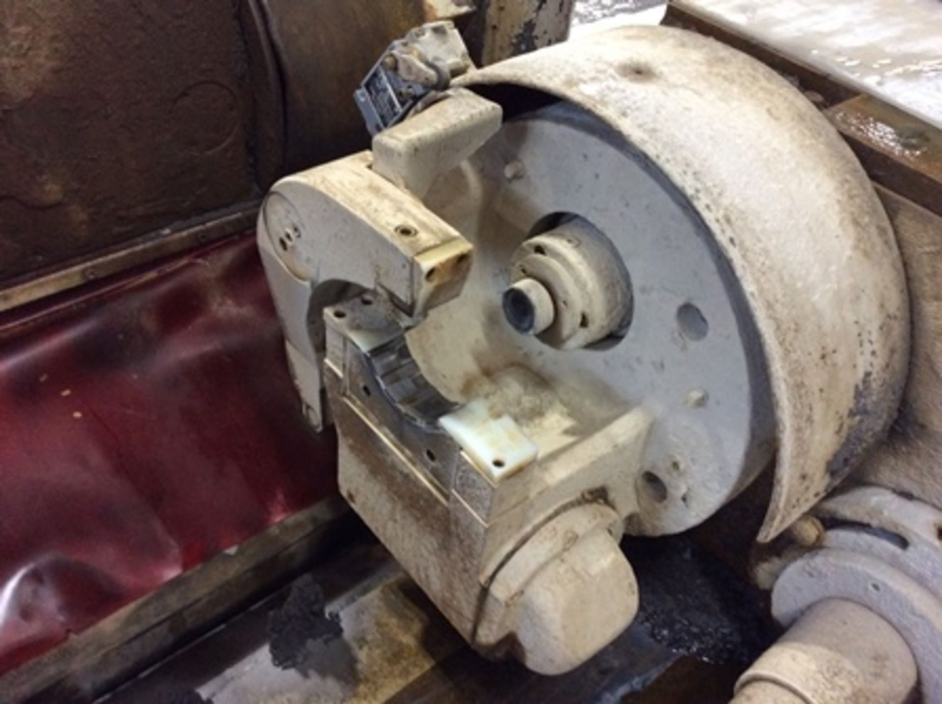 Rectificadora cilíndrica de una sola rueda abrasiva, marca Landis, CNC para el perfilado de las r - Image 35 of 39