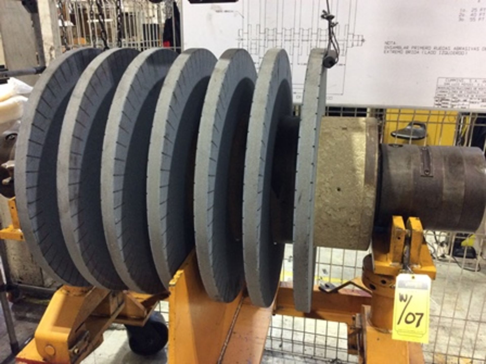 Rectificadora cilíndrica múltiple de 7 ruedas abrasivas, marca Landis, CNC para el perfilado de la - Image 35 of 35