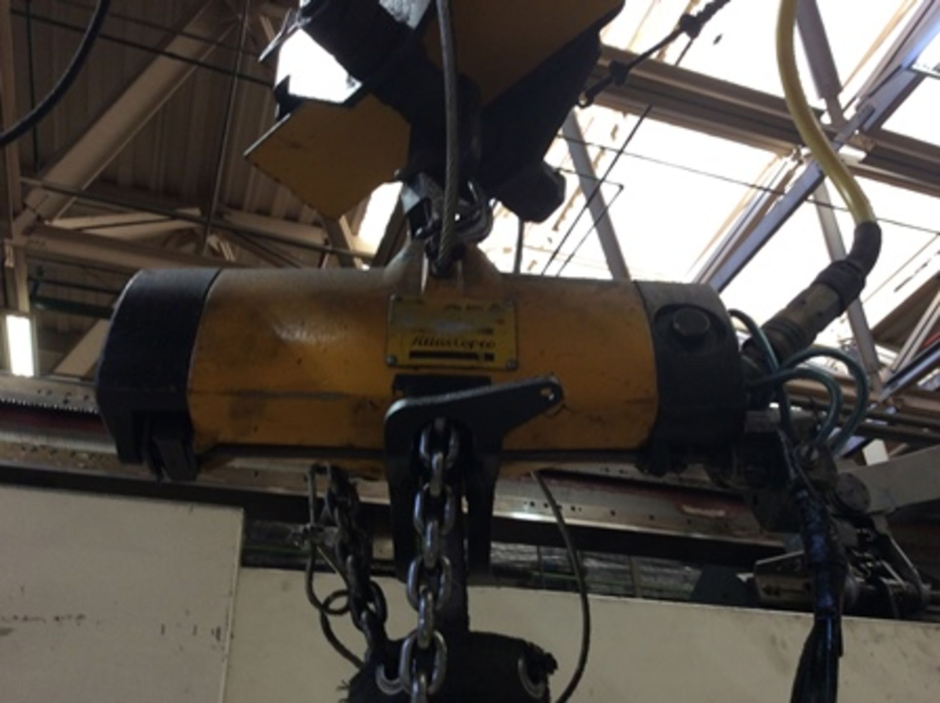 1/4 Ton capacity Jib Crane, 2.7m high, 2.5m arm. & 1/4 Ton Atlas Copco Hoist - Image 10 of 12