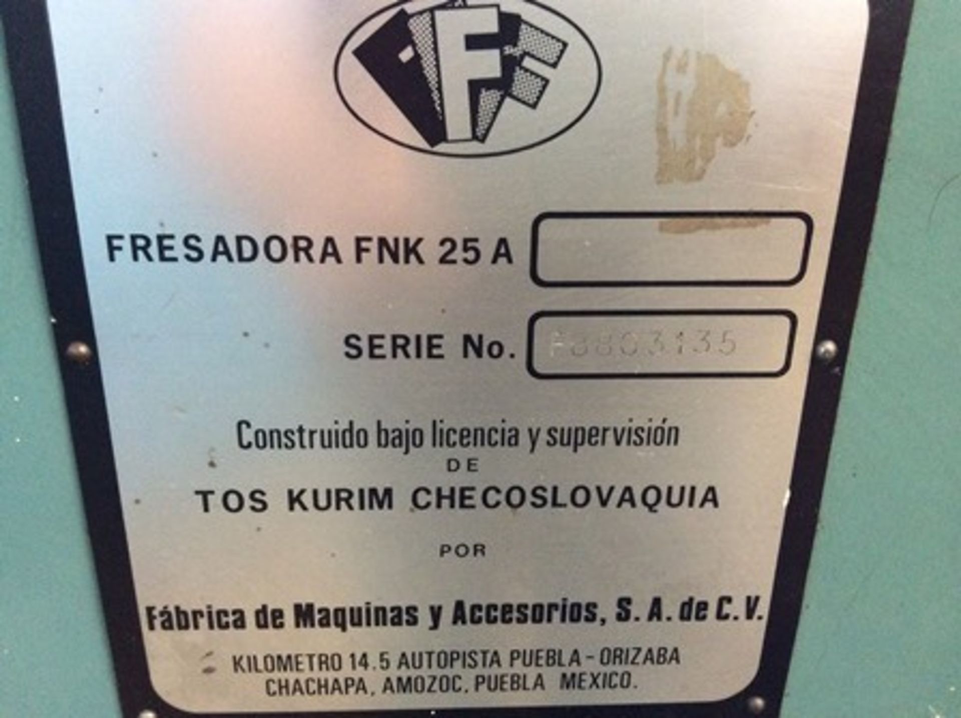 Fresadora marca Tos mod Fnk 25A serie F8803135, bancada de .30 m x 1.60 m, incluye carro de servic - Image 6 of 14