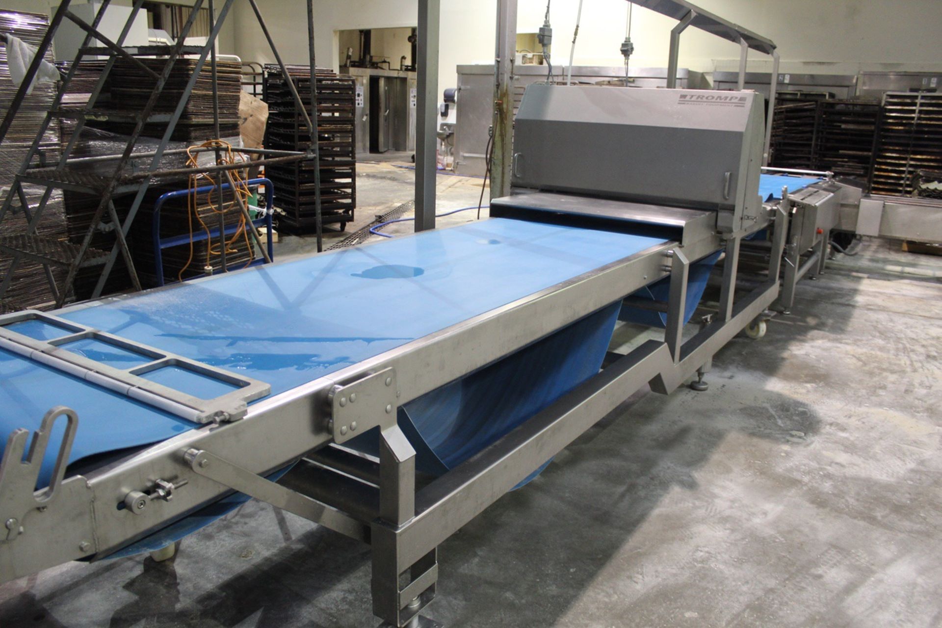 2014 Tromp 800mm Sheeted Bread Line, Chunker Through Tray Feeding| Rigging and Loading Fee: $7500 - Image 11 of 22