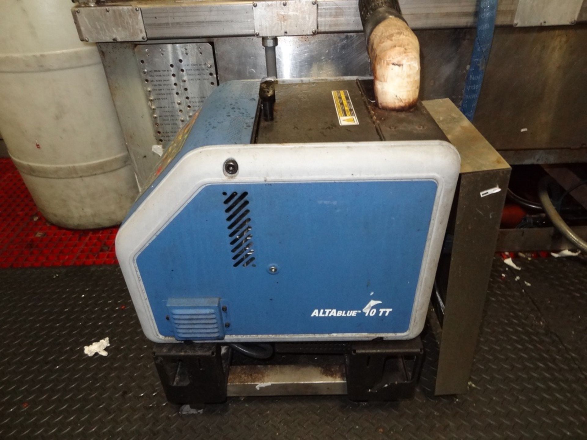 1994 Trine Model 6500 Roll Feed Hot Melt Glue Labeler, 550-BPM, Nordso | Subject to Bulk Bid Lot #2 - Image 4 of 8