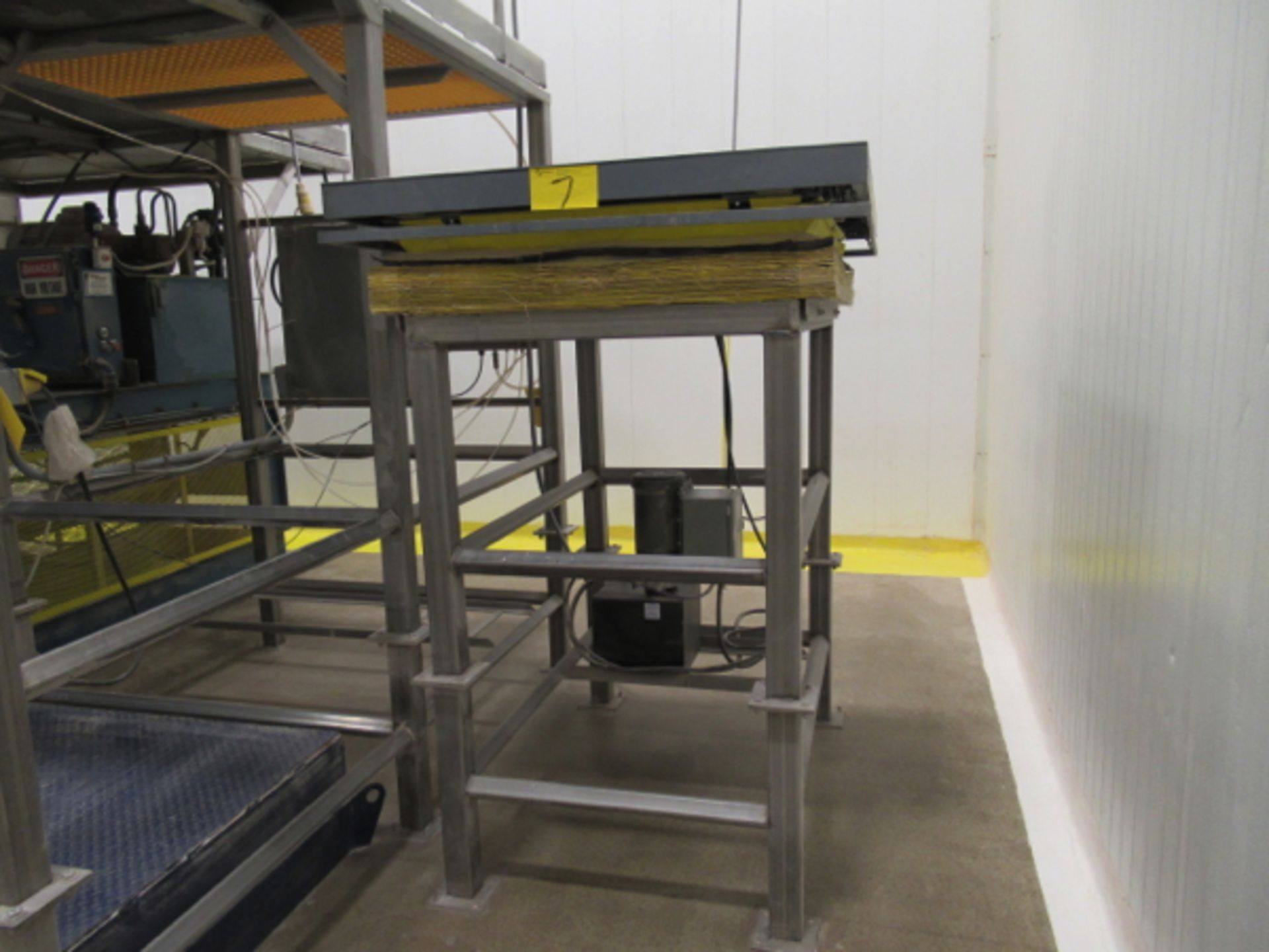 PENTALIFT MOD# 2710254, 2,500# HYDRAULIC VERTICAL LIFT TABLE W/STAINLE | RIGGING/LOADING FEE: $100 - Image 4 of 4