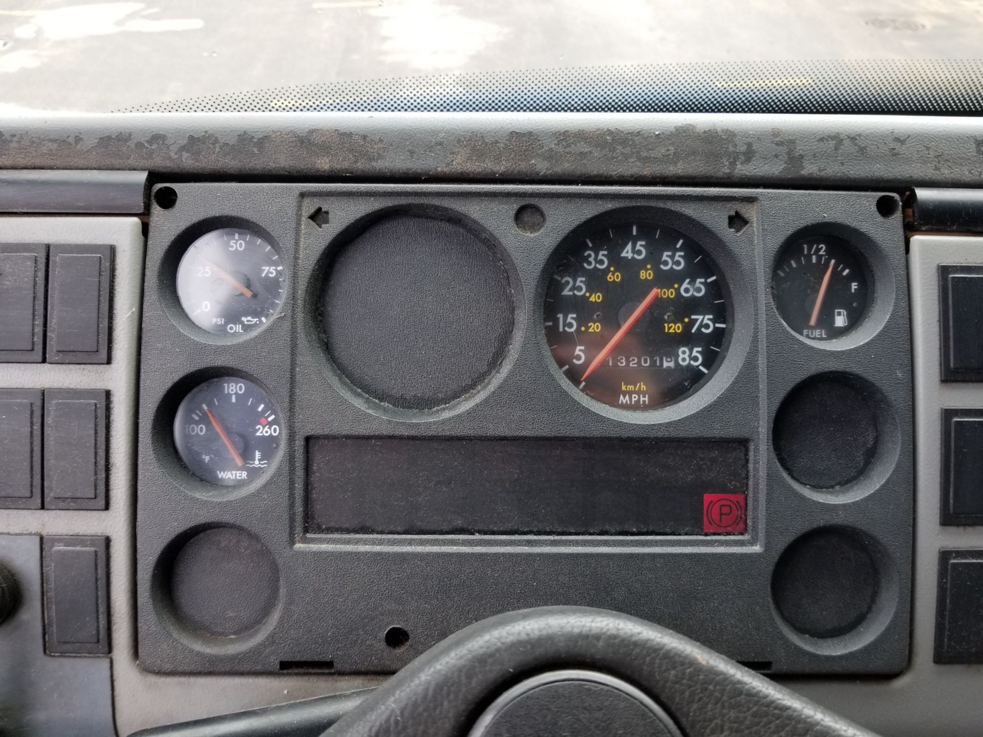 1998 Freightliner 10-Bay Straight Truck, Mileage: 113,201, VIN# 1FV3GFAC7WH898468 - Image 39 of 39