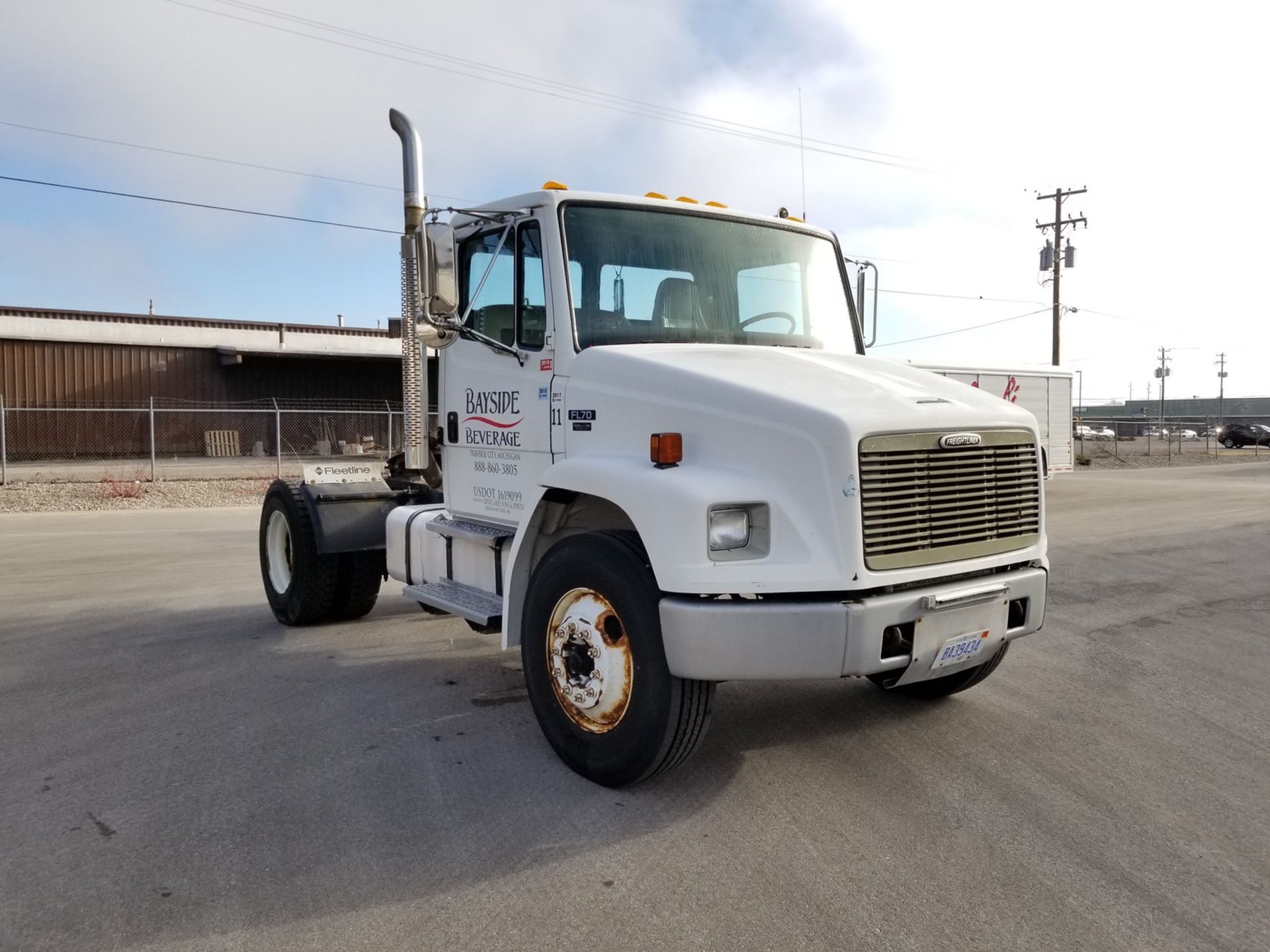 2000 Freightliner Day Cab Single Axle, Mileage: 216,222, VIN# 1FUWH6BAXYHH06624 - Image 2 of 32